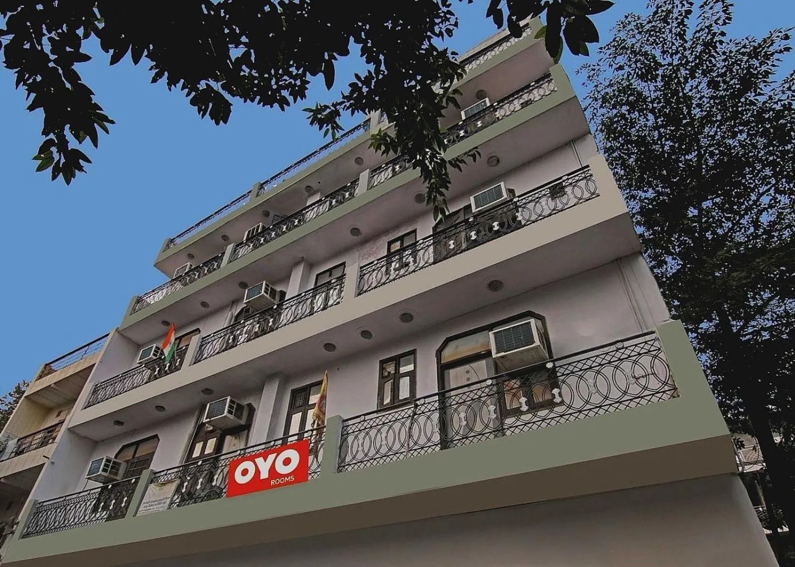 Hotel O Decent