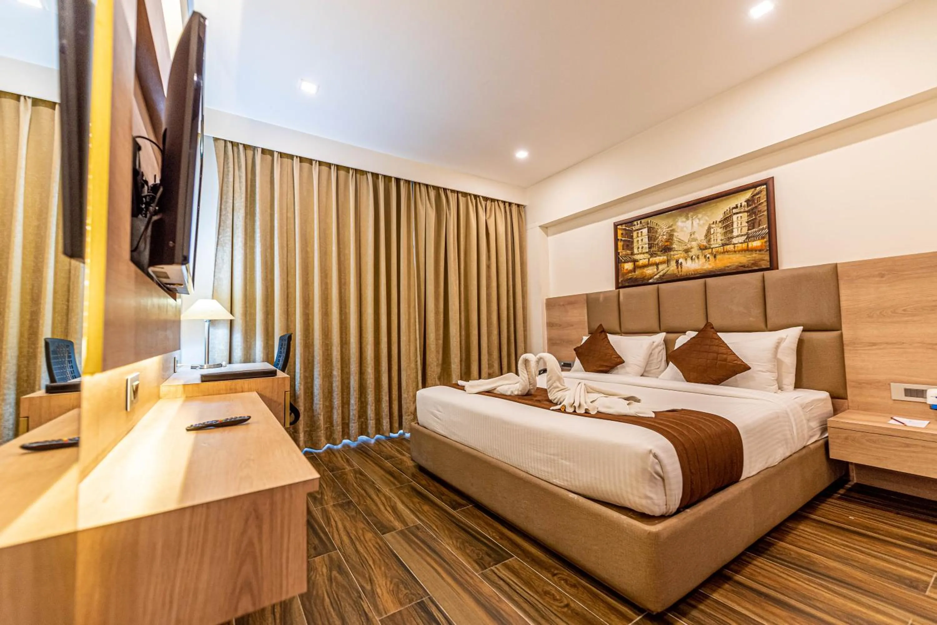 Bedroom, Bed in The Elite Lucknow Convention Hotel