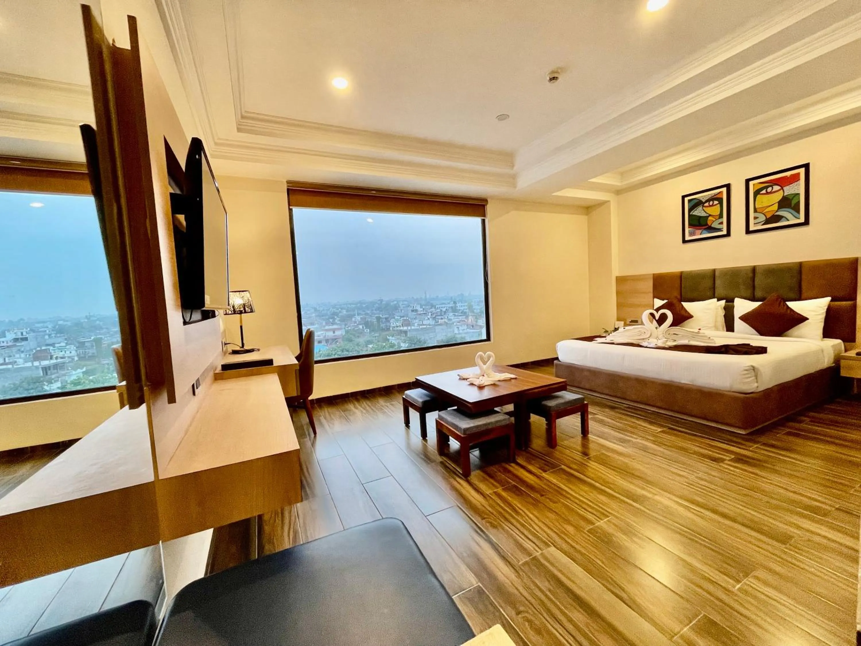 Bed in The Elite Lucknow Convention Hotel