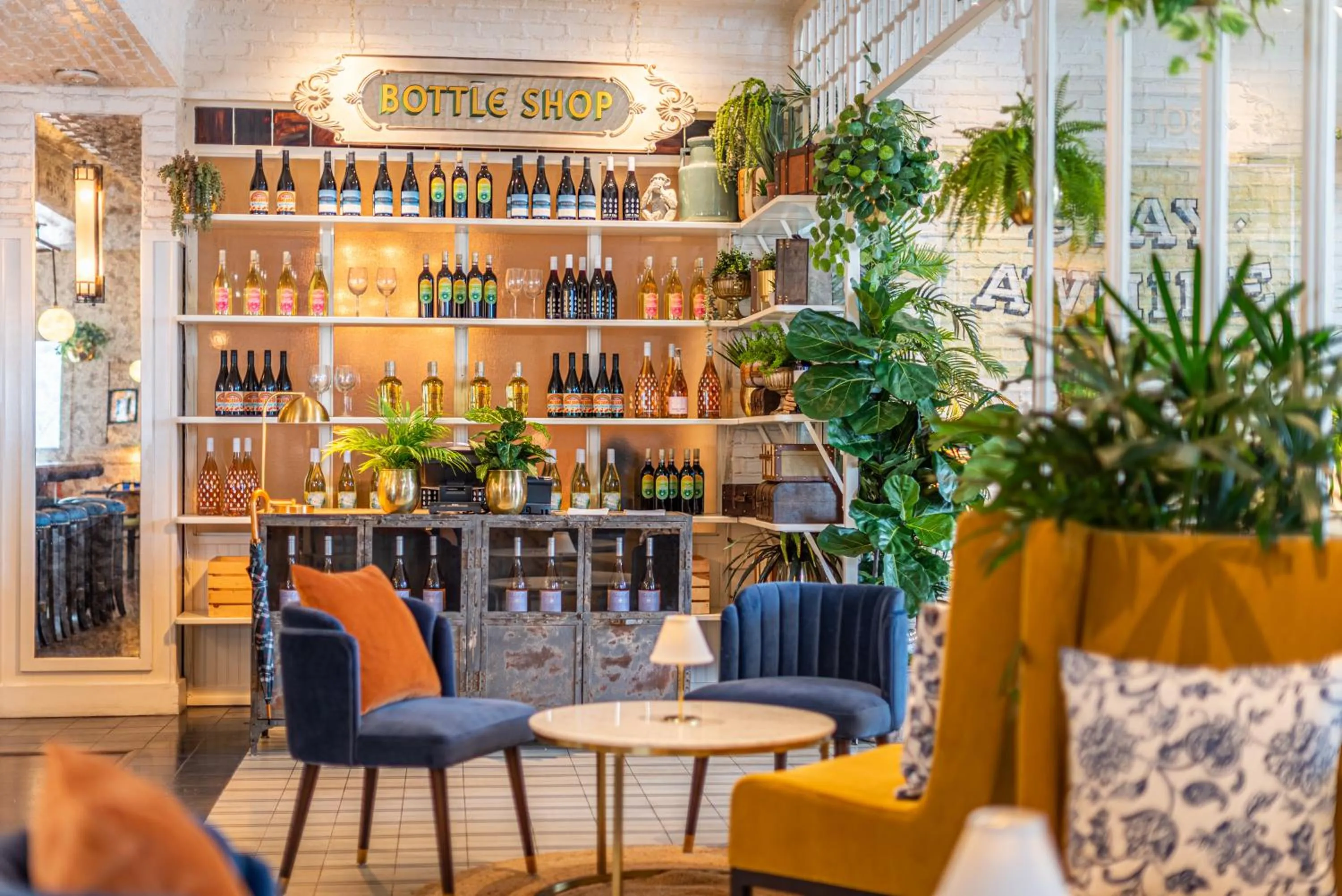 Restaurant/places to eat in SIXTY Beverly Hills