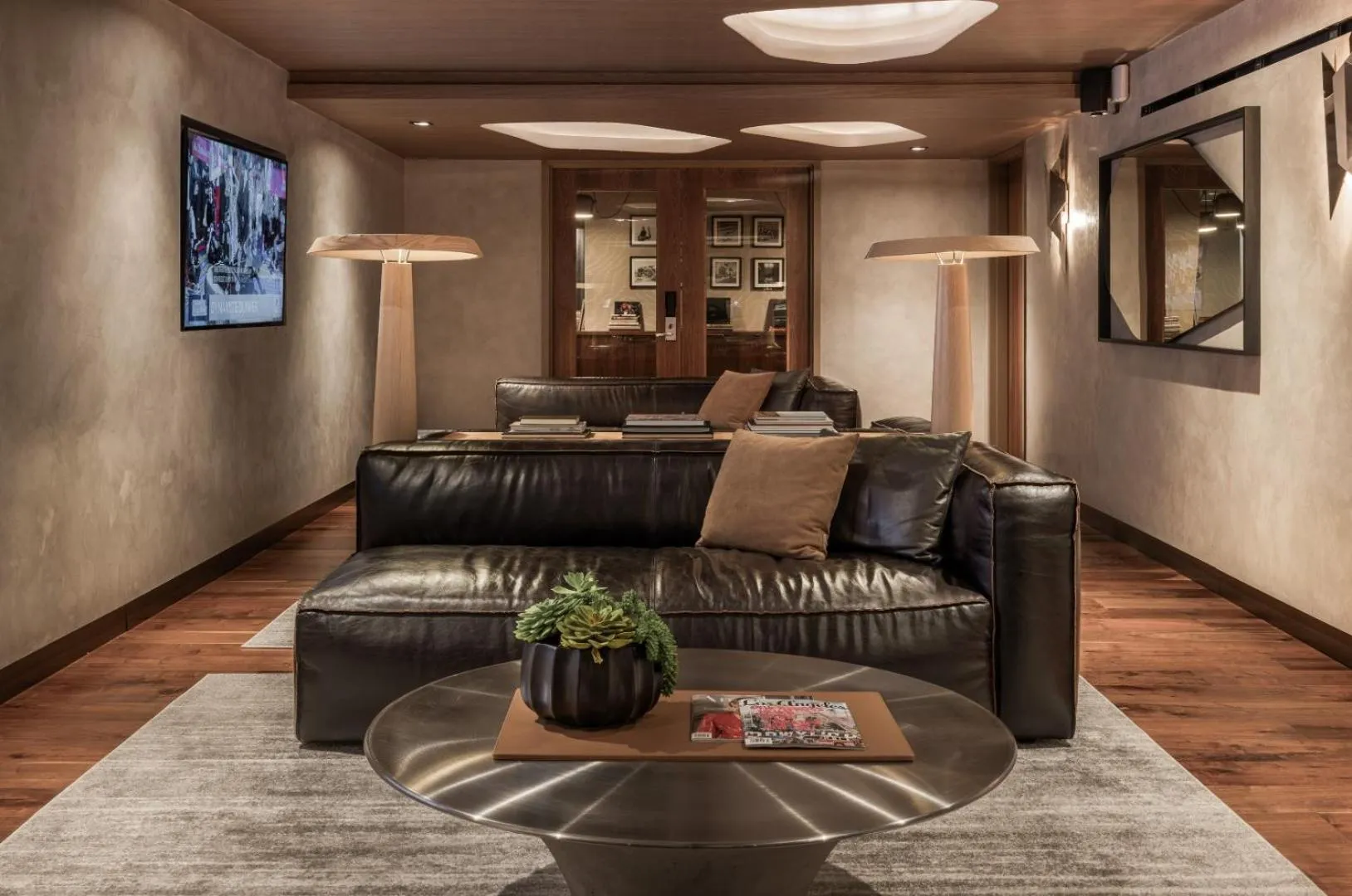 Communal lounge/ TV room in SIXTY Beverly Hills