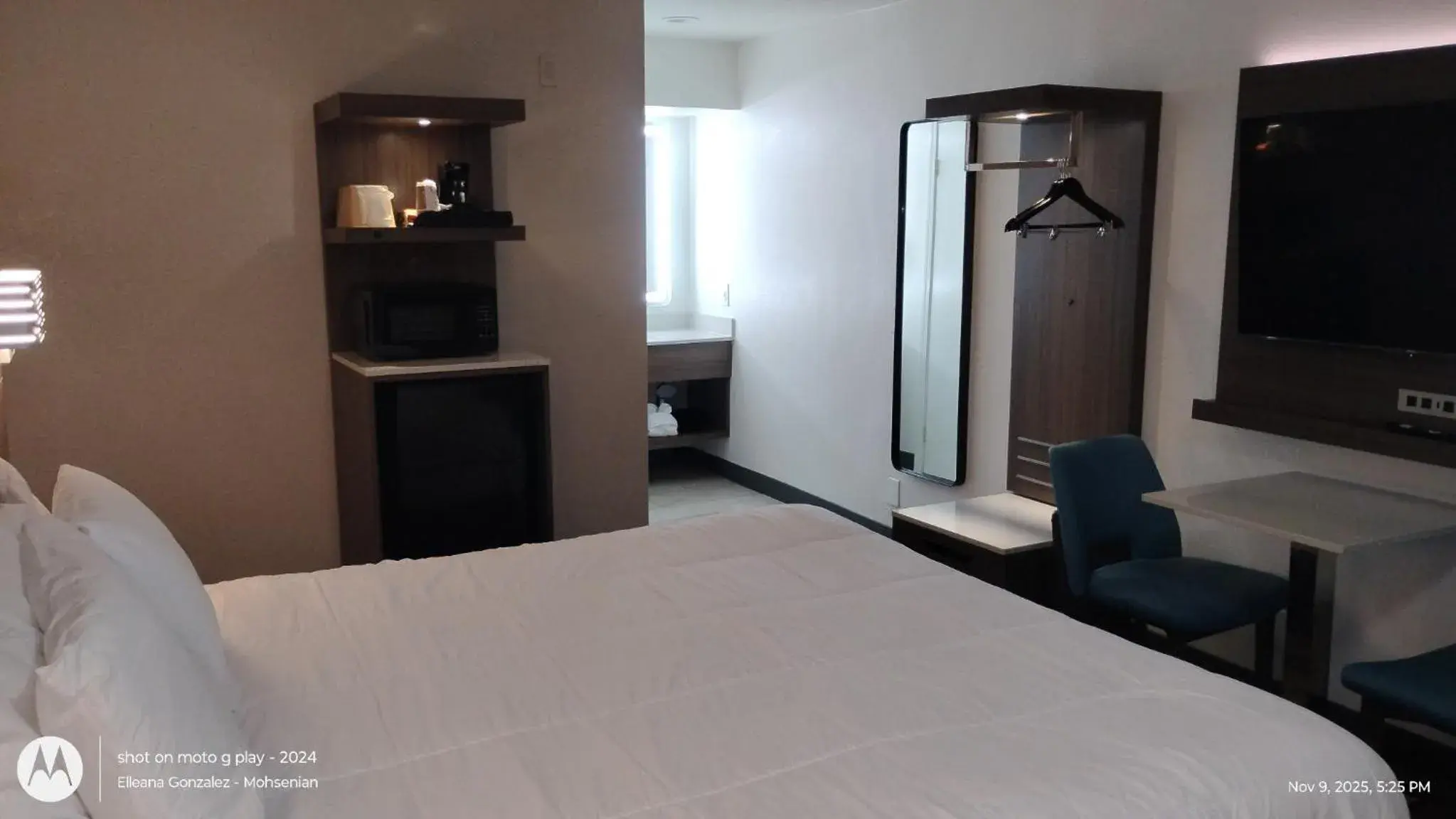 Bed in Mission Inn San Luis Obispo Bed in Mission Inn San Luis Obispo