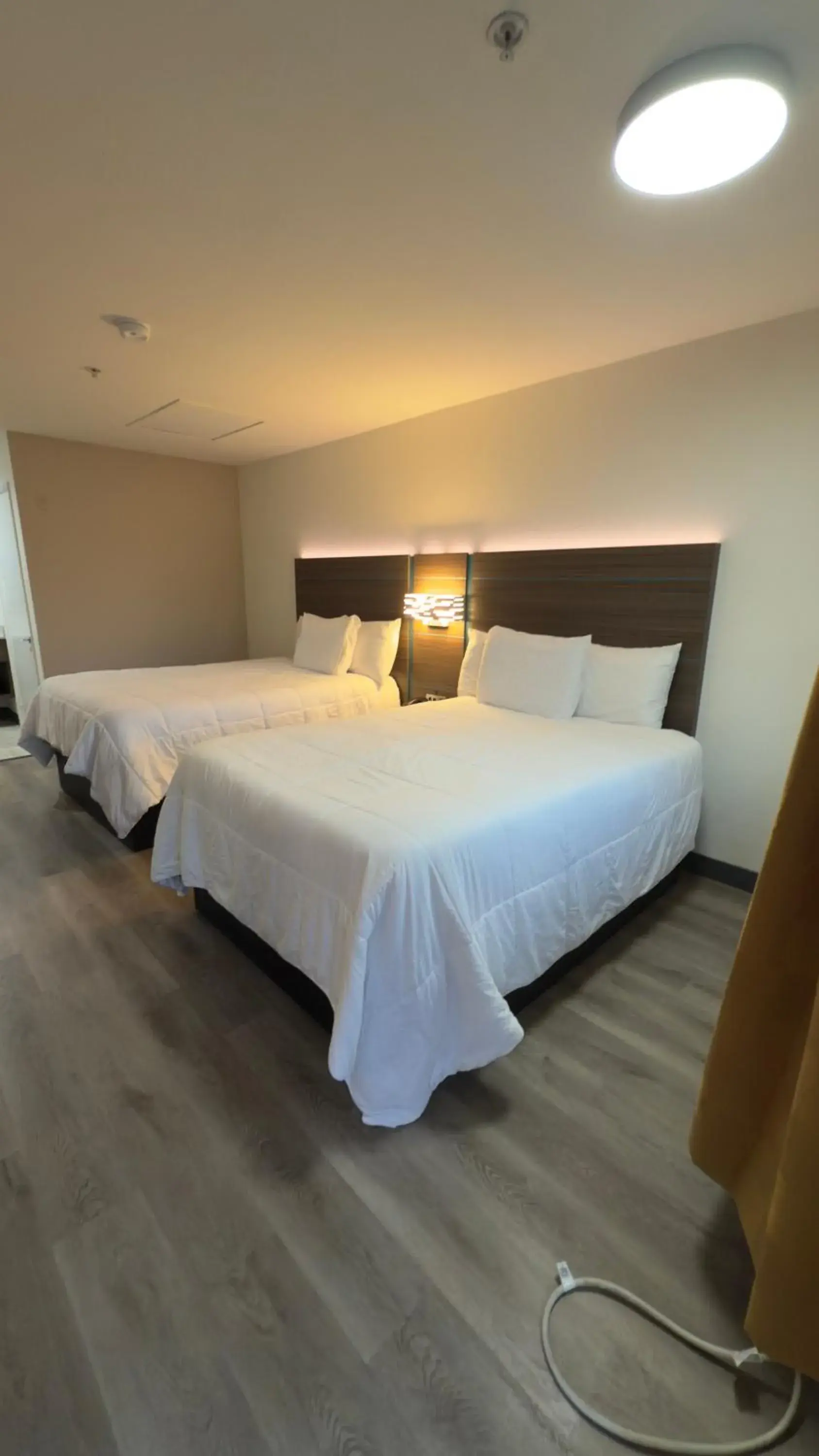 Bedroom, Bed in Mission Inn San Luis Obispo Bedroom, Bed in Mission Inn San Luis Obispo