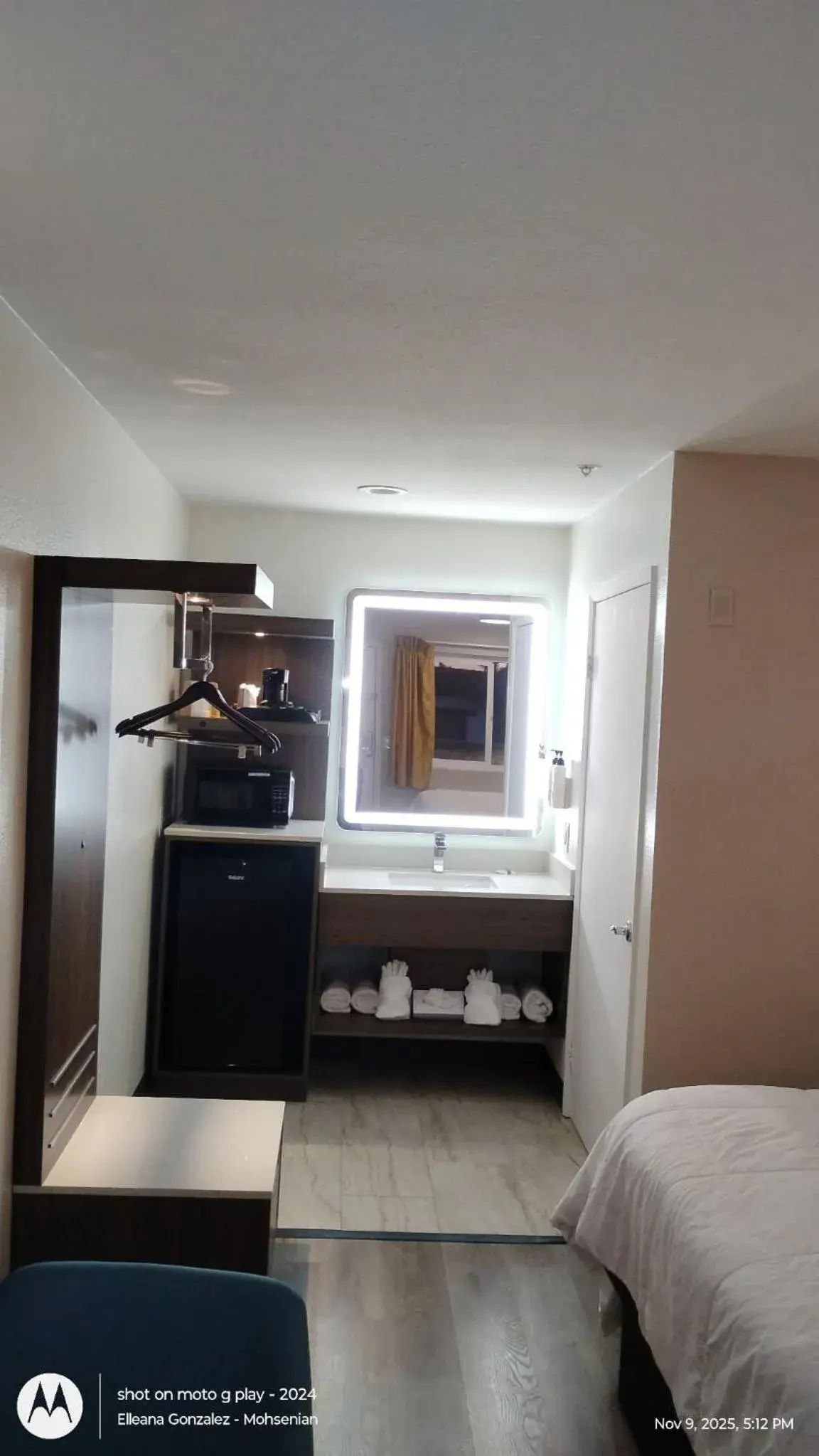 Bed in Mission Inn San Luis Obispo Bed in Mission Inn San Luis Obispo