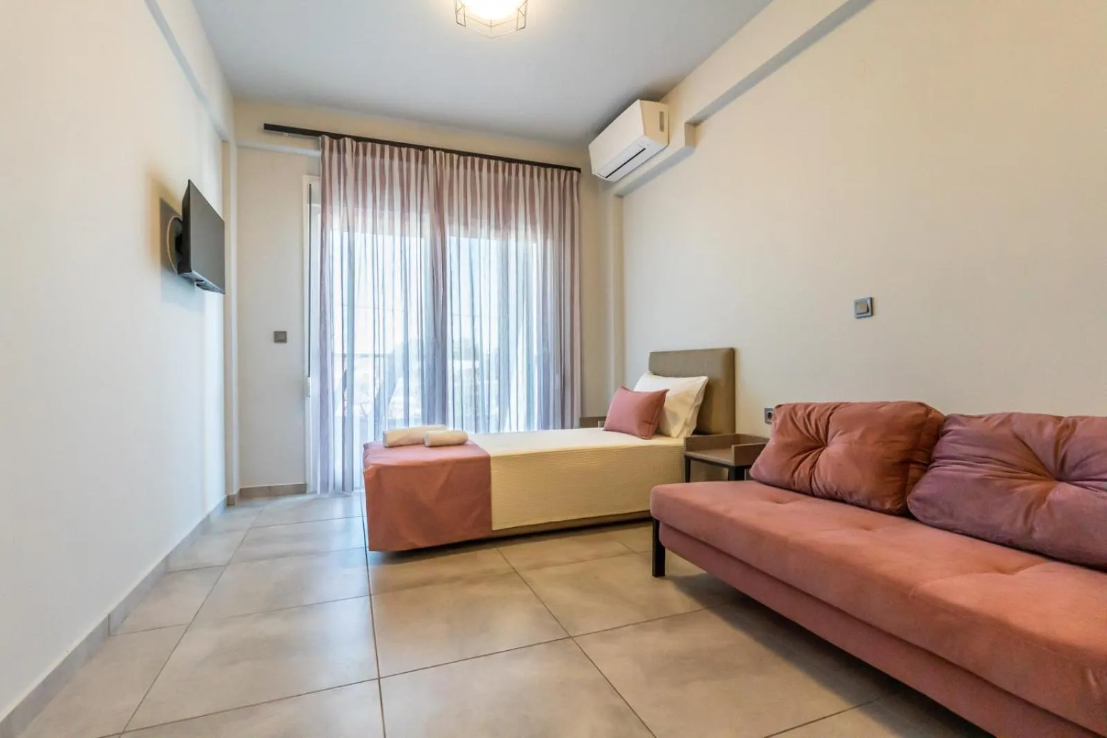 Living room, Bed in AURA APARTMENTS