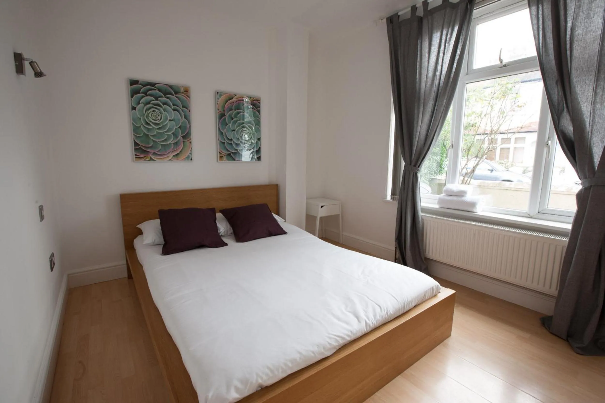 Bed in Tooting Rooms & Studio by PrimeCityHosts