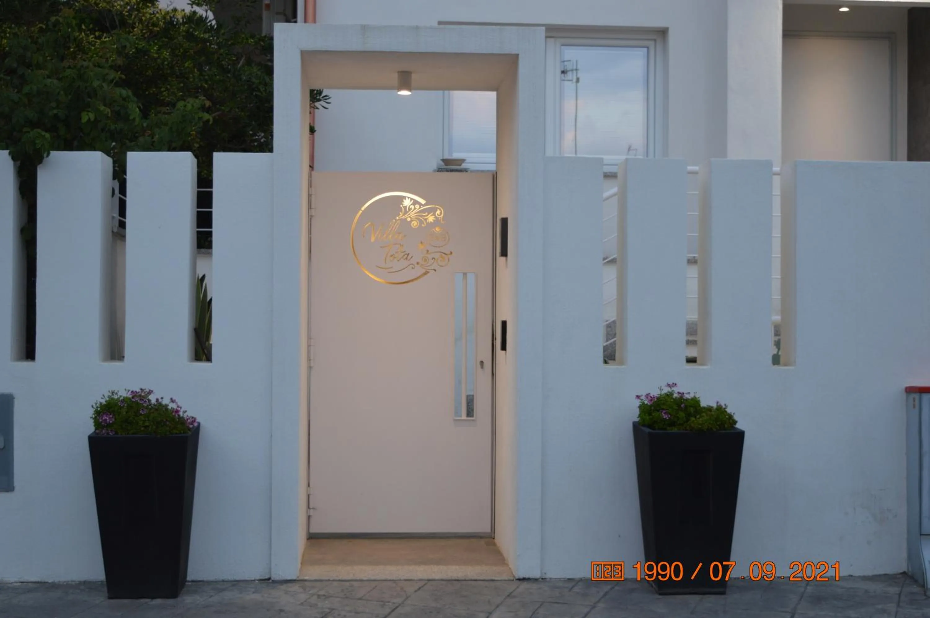 Property building in Bed and breakfast Villa Tota