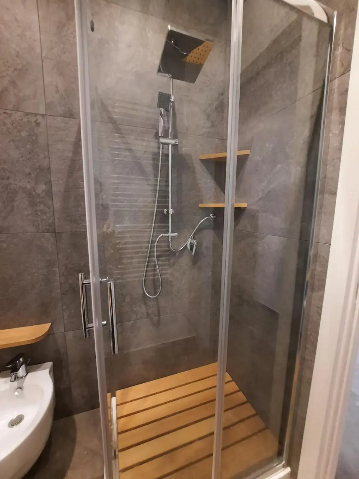 Double Room with Private Bathroom - single occupancy in Bed and breakfast Villa Tota Double Room with Private Bathroom - single occupancy in Bed and breakfast Villa Tota