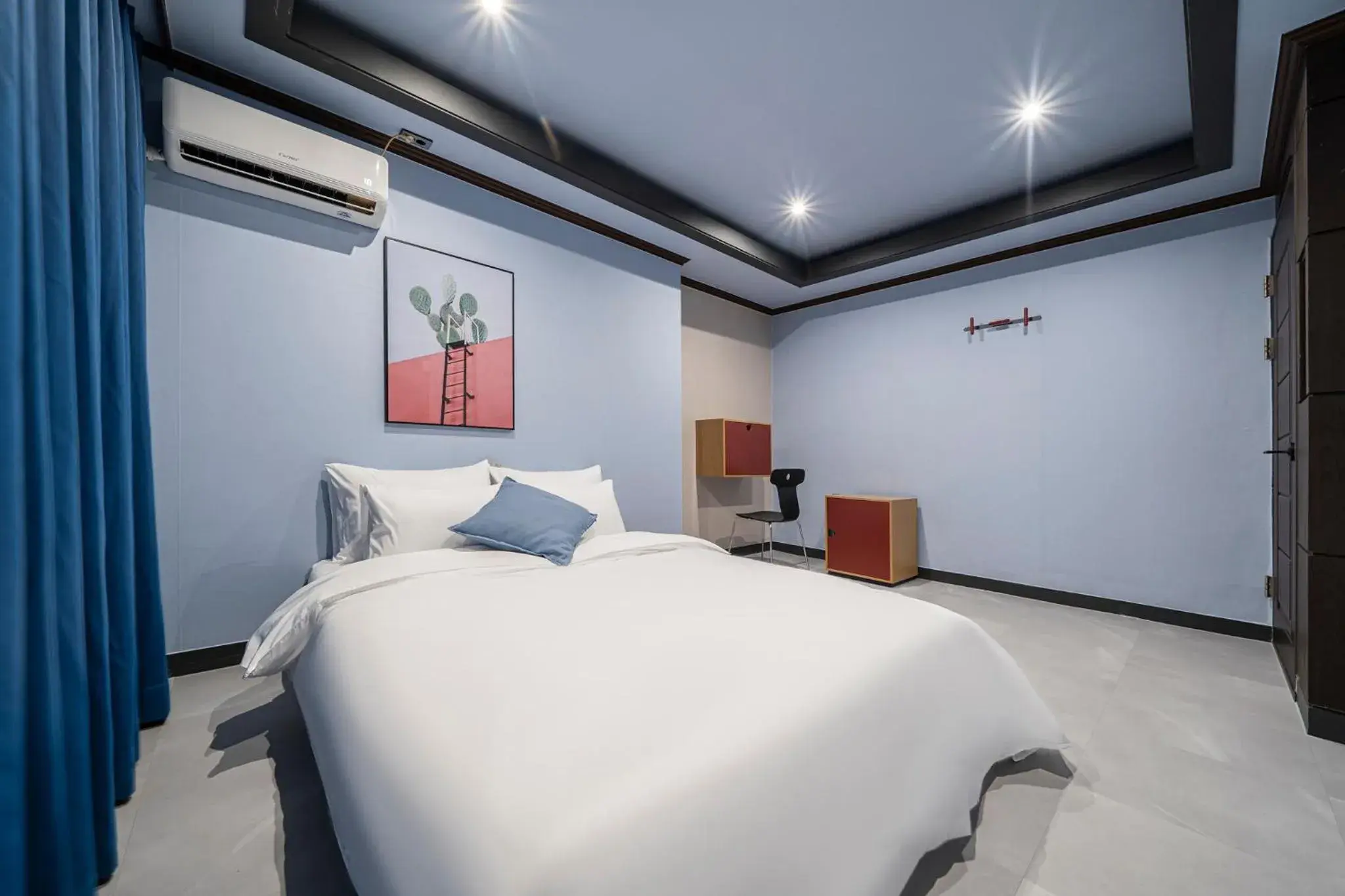 Bed in Shourin Hotel Daejeon by Aank Bed in Shourin Hotel Daejeon by Aank