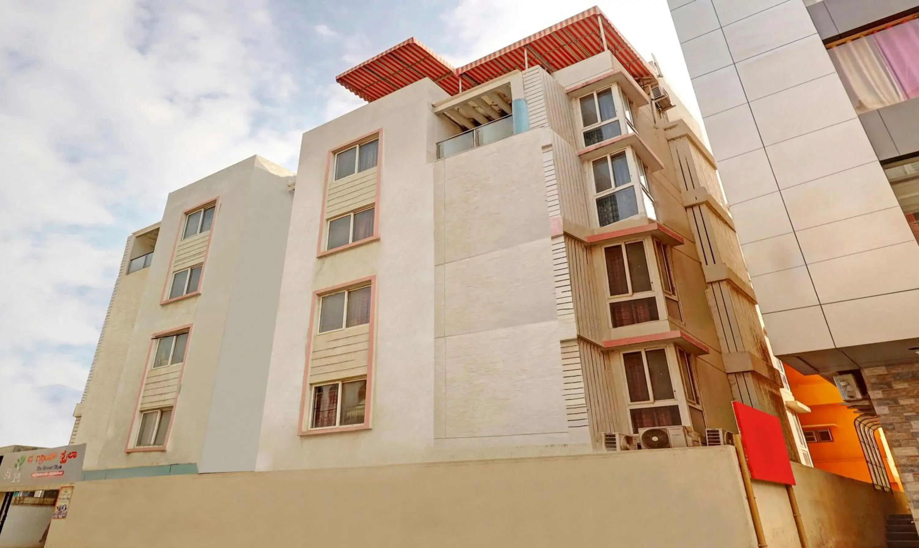 Property building in Treebo The Grand Skyla Marathahalli Property building in Treebo The Grand Skyla Marathahalli