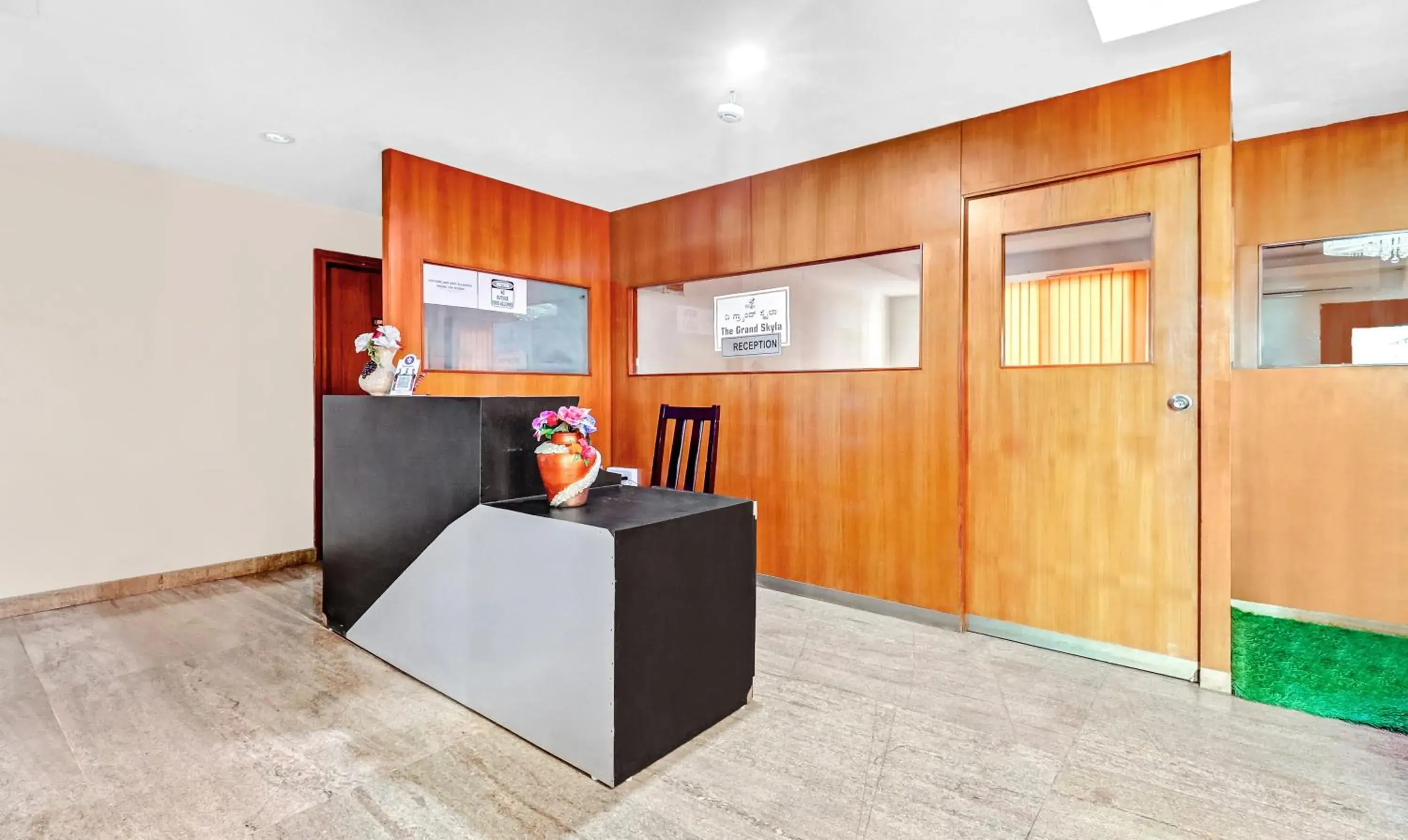 Lobby or reception in Treebo The Grand Skyla Marathahalli Lobby or reception in Treebo The Grand Skyla Marathahalli