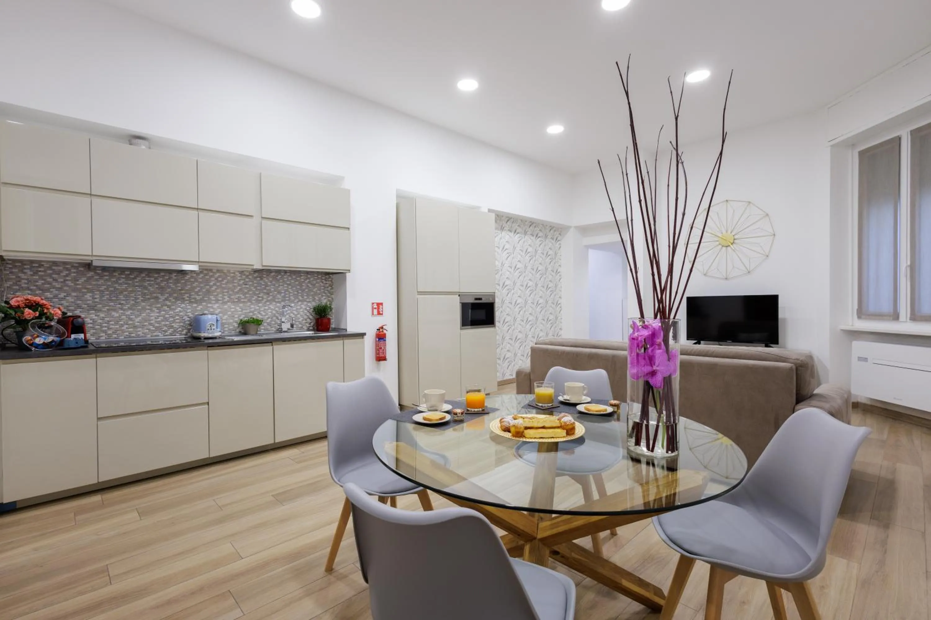 Breakfast in Genoa Lux Apartments with parking