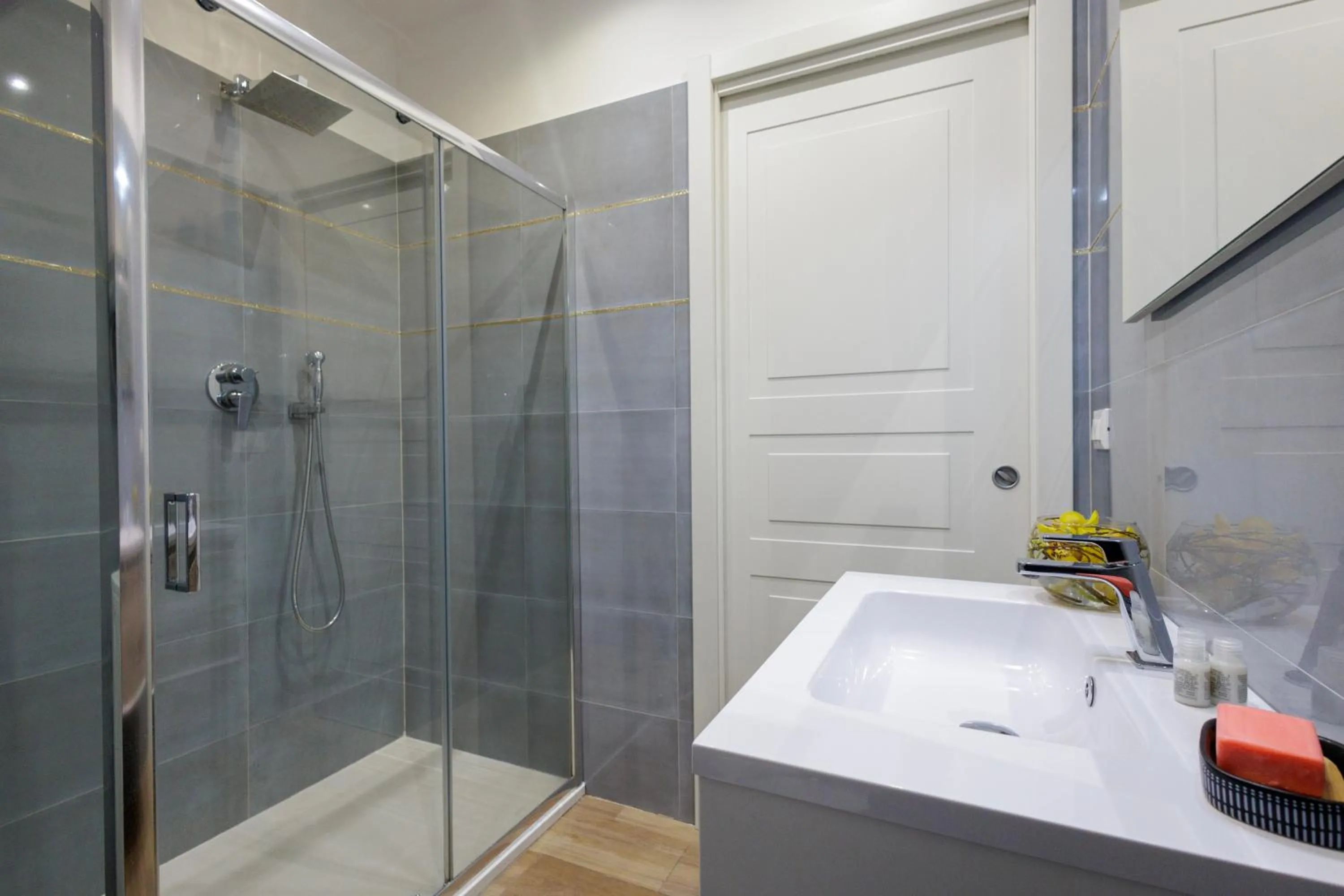 heating in Genoa Lux Apartments with parking