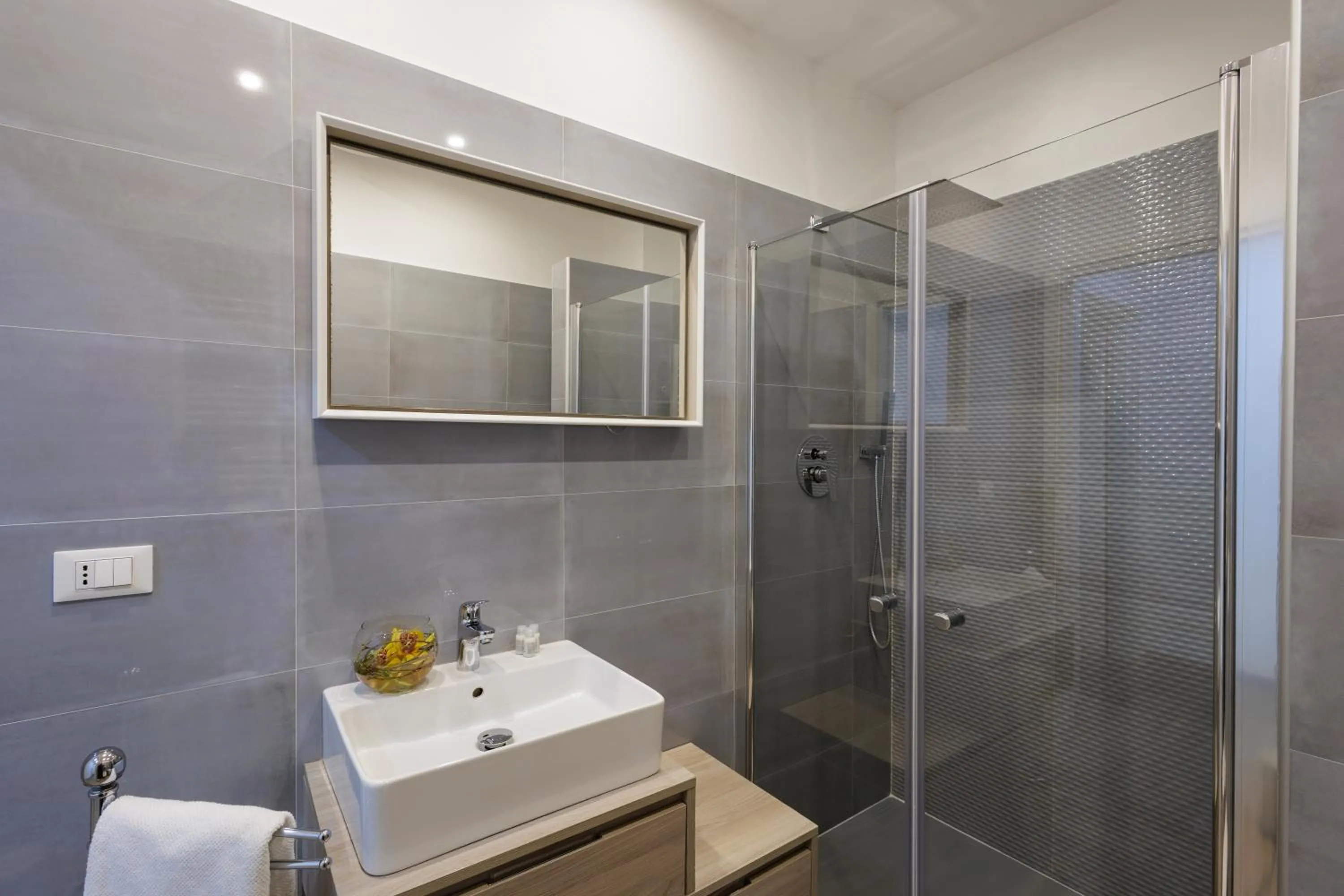 Shower in Genoa Lux Apartments with parking