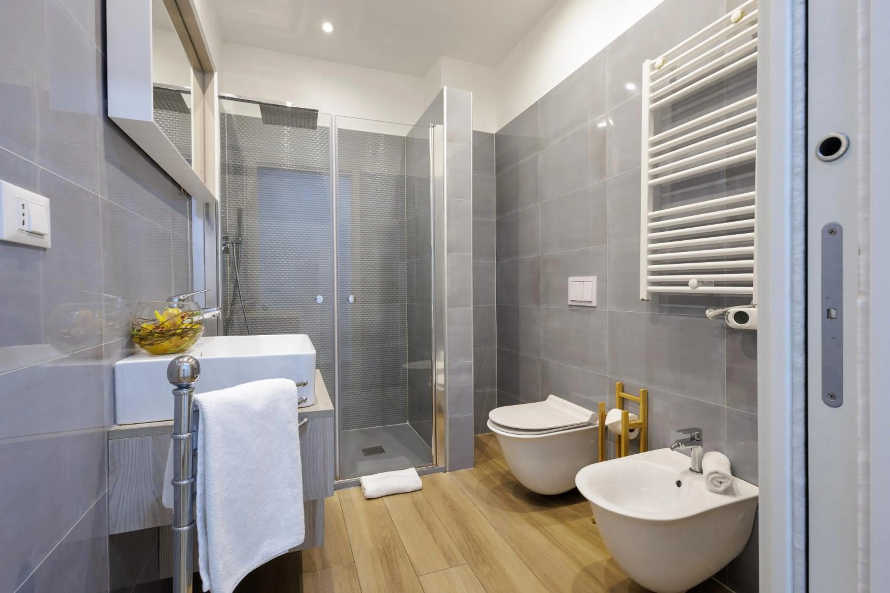 Shower in Genoa Lux Apartments with parking