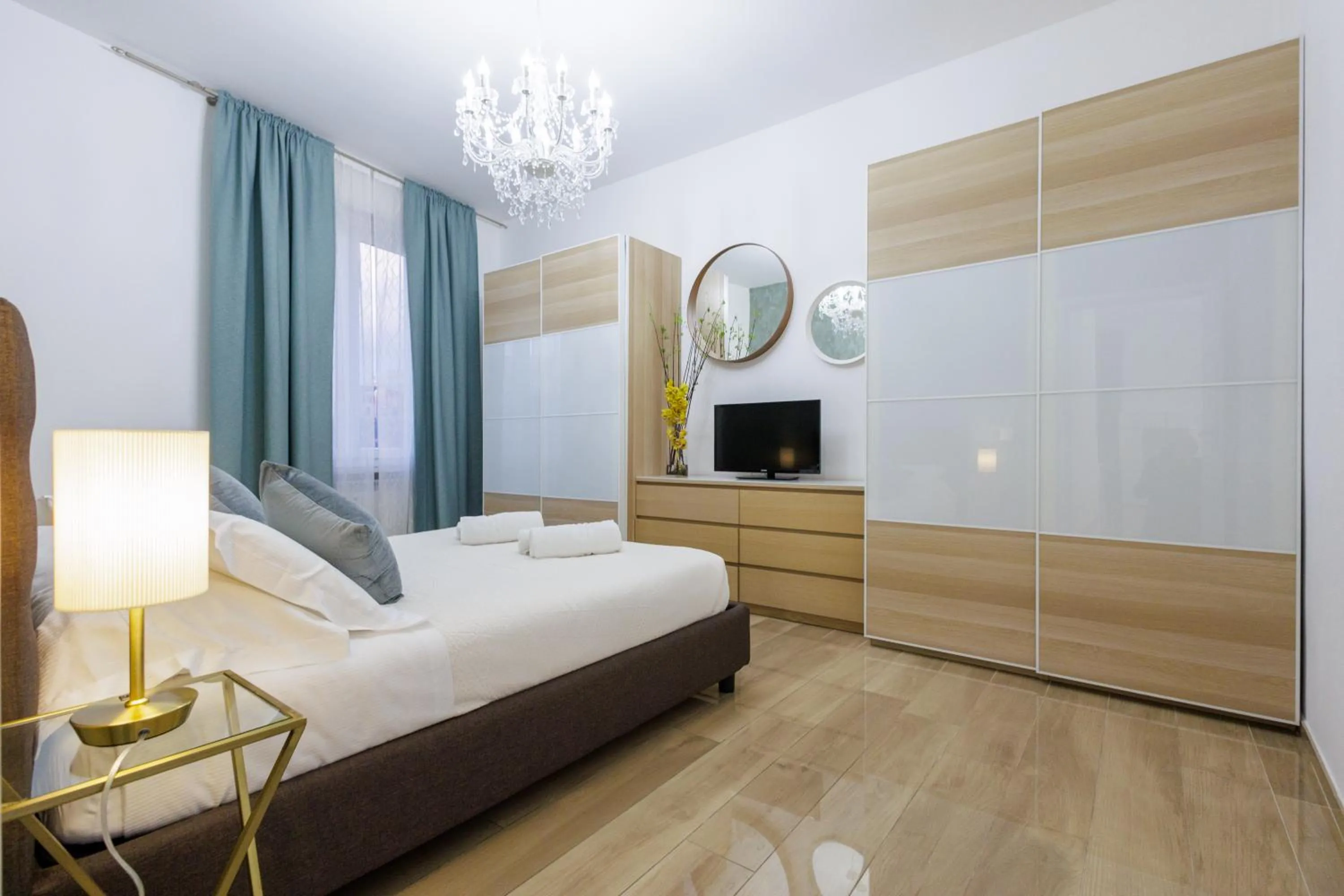 TV and multimedia, Bed in Genoa Lux Apartments with parking