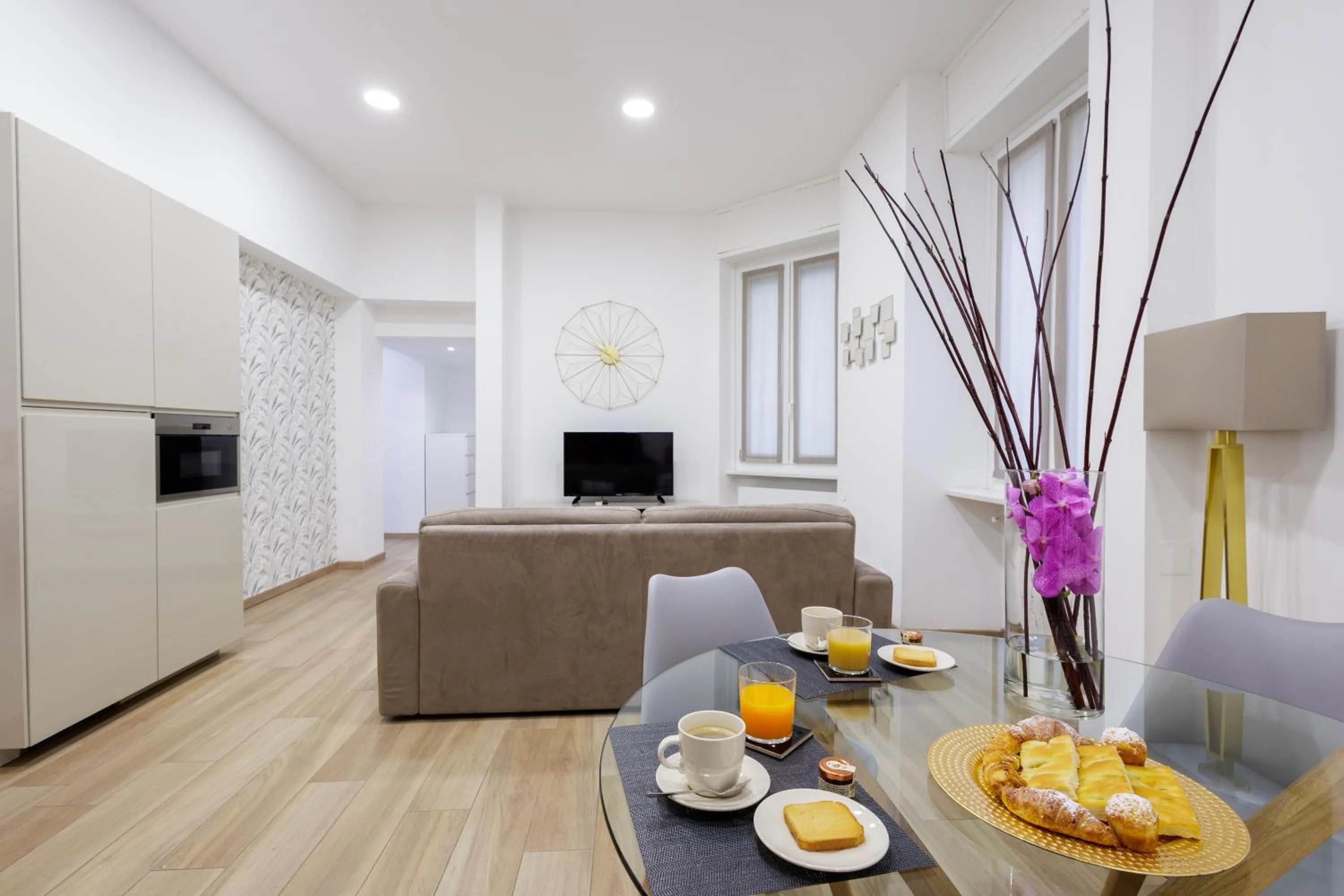 microwave in Genoa Lux Apartments with parking