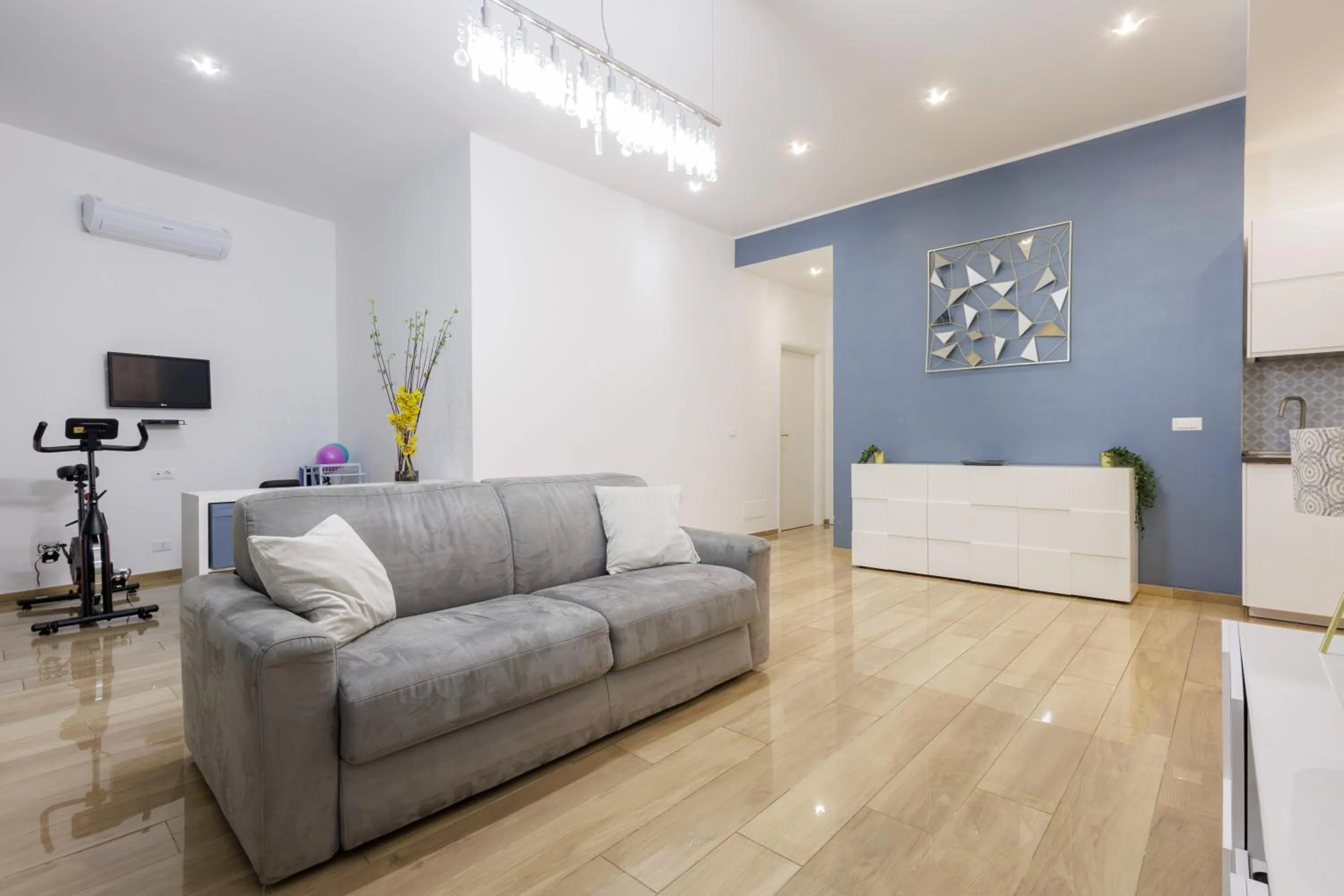 Seating area in Genoa Lux Apartments with parking