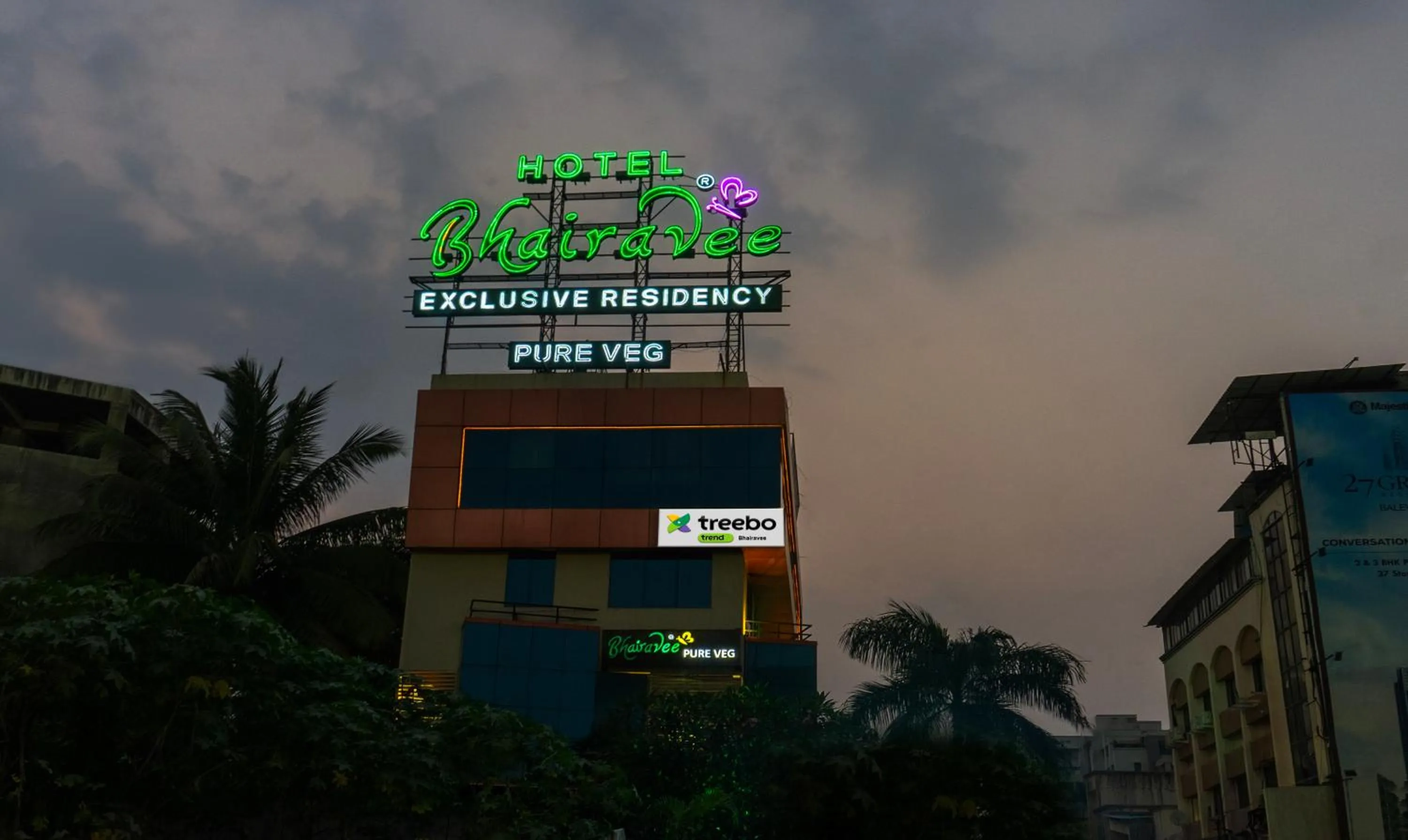 Facade/entrance in Treebo Bhairavee, Baner