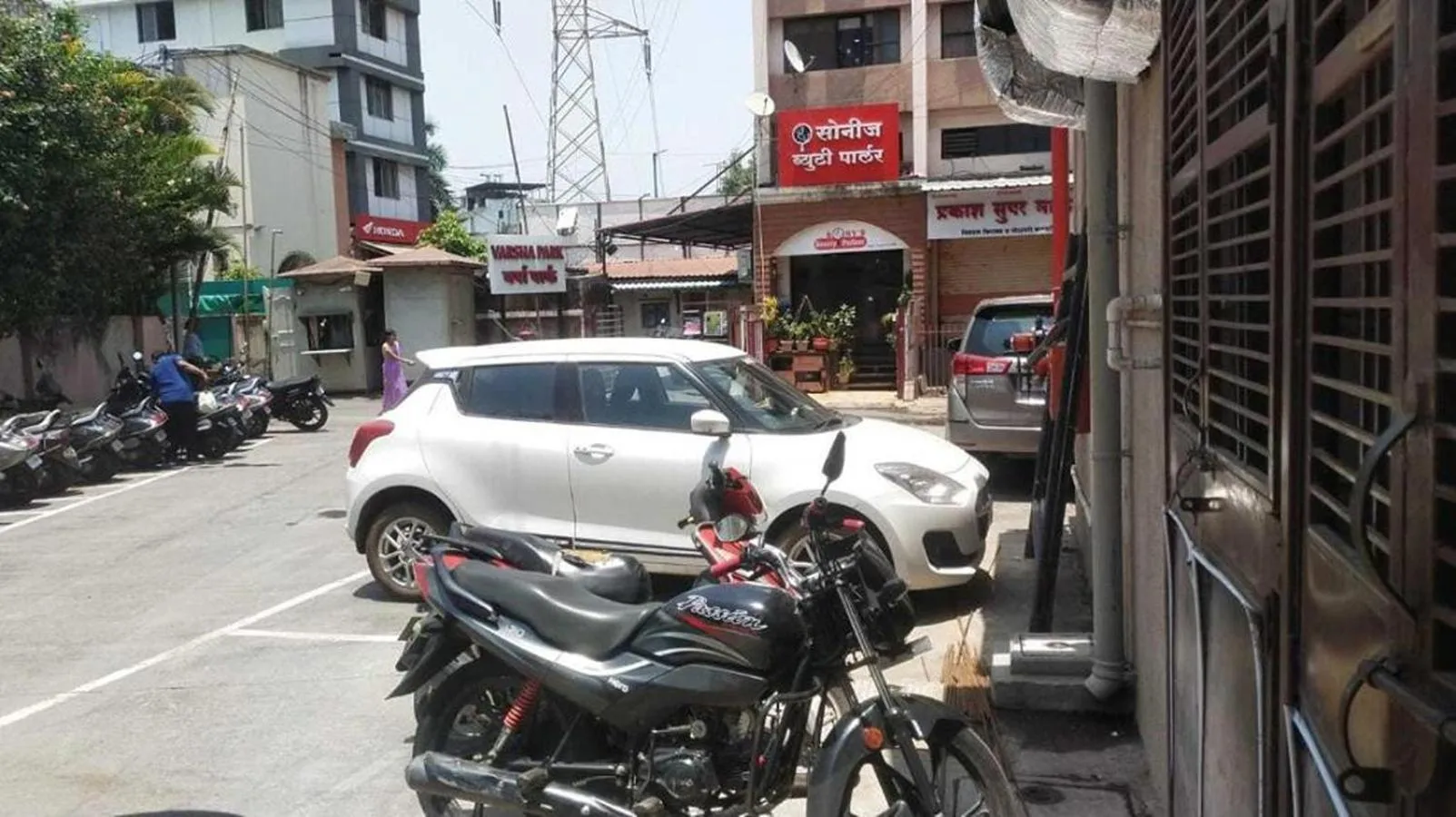 Parking in Treebo Bhairavee, Baner