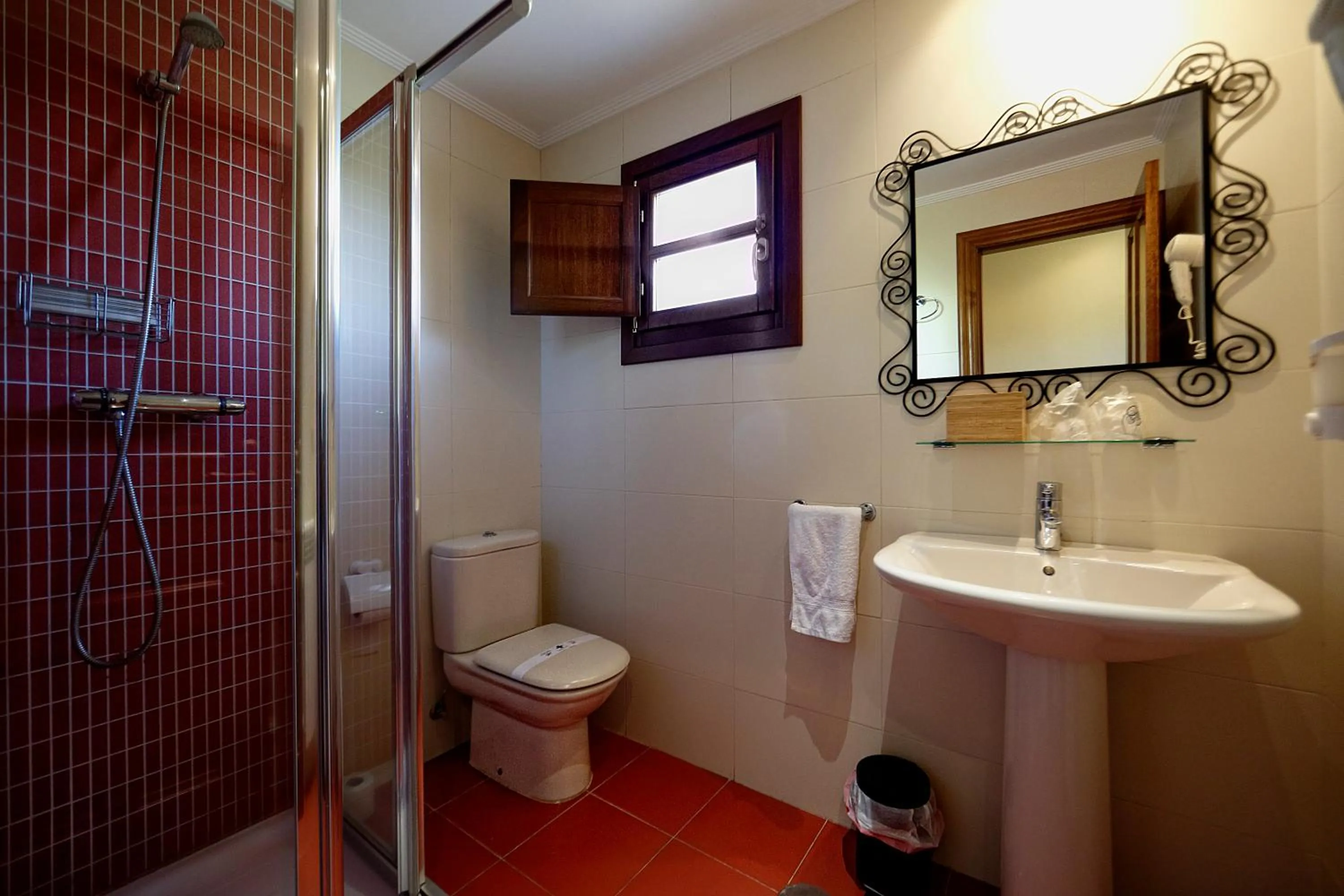 Bathroom in Hotel Rural Montesomao