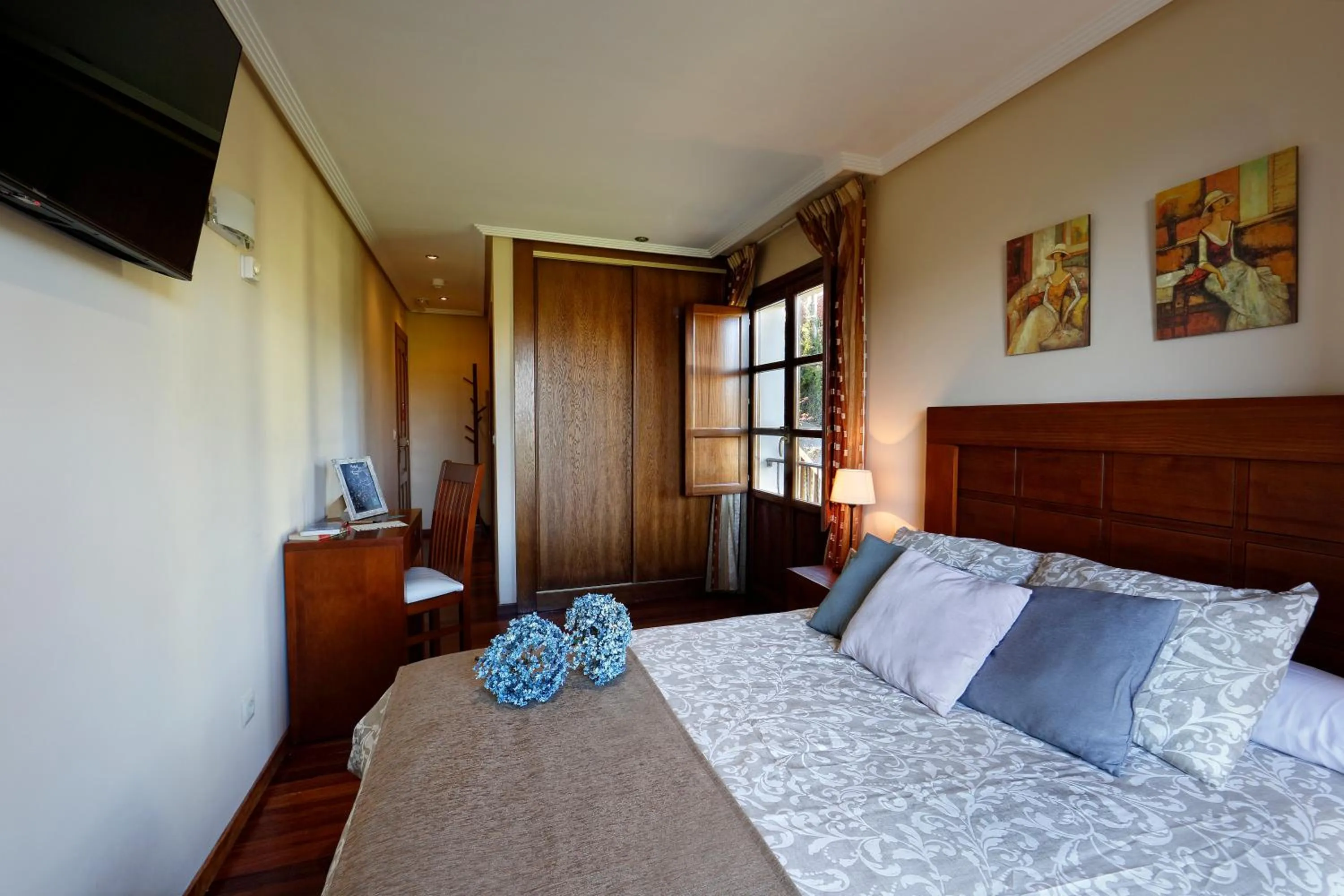 Bedroom in Hotel Rural Montesomao