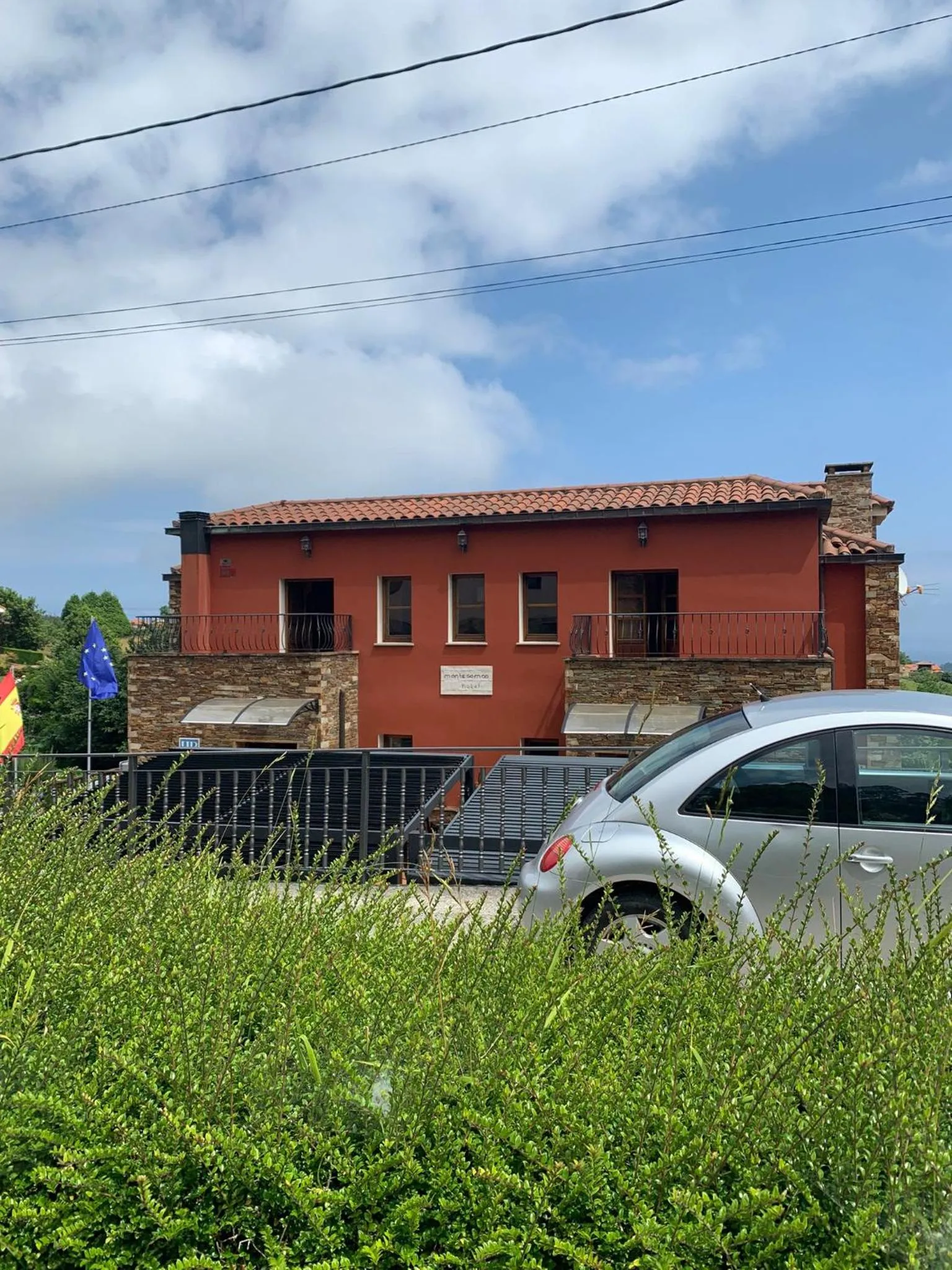 Parking in Hotel Rural Montesomao