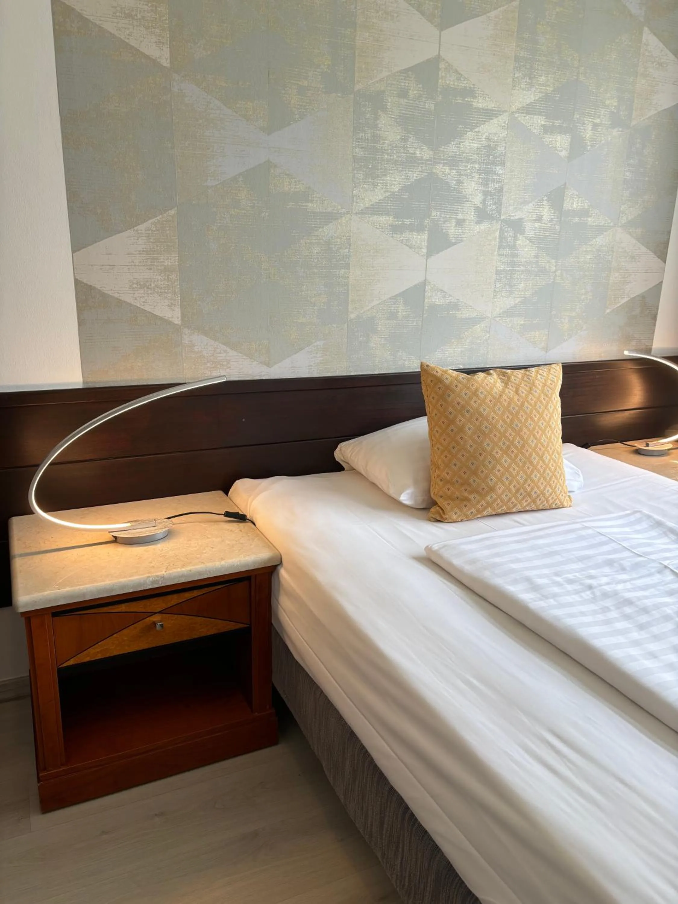 Bed in Hotel Gloria Budapest City Center