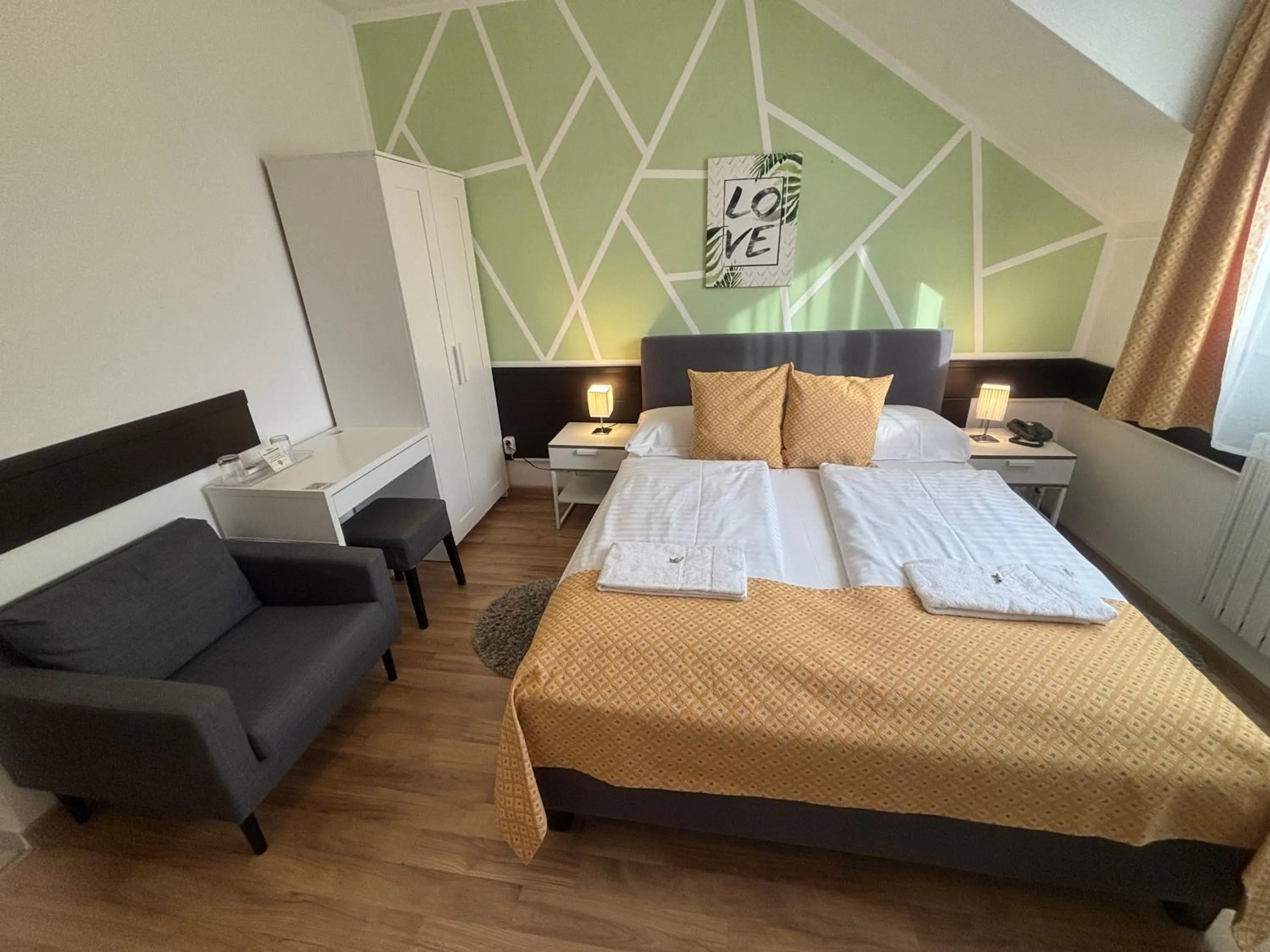 Bed in Hotel Gloria Budapest City Center