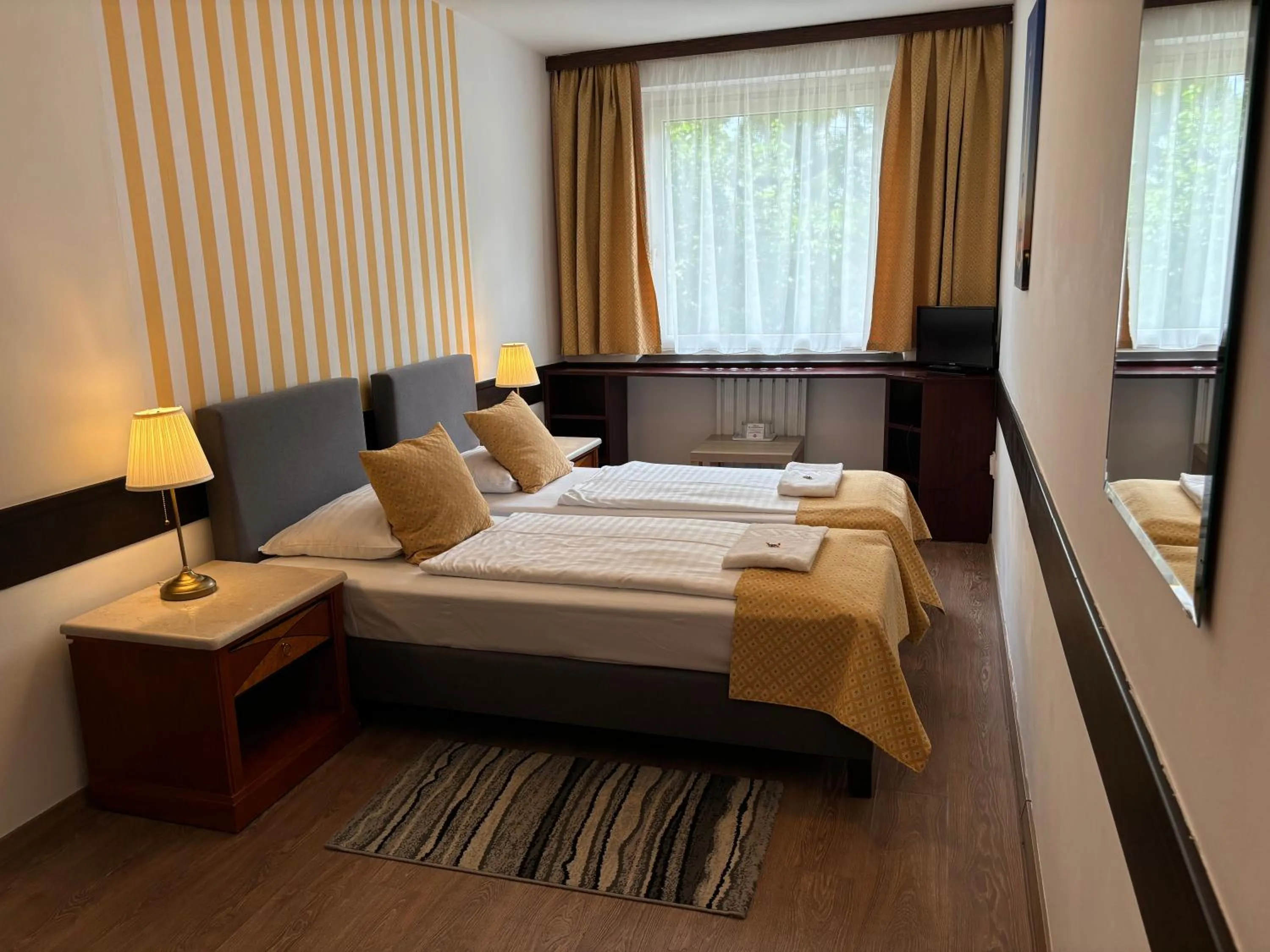 Bed in Hotel Gloria Budapest City Center