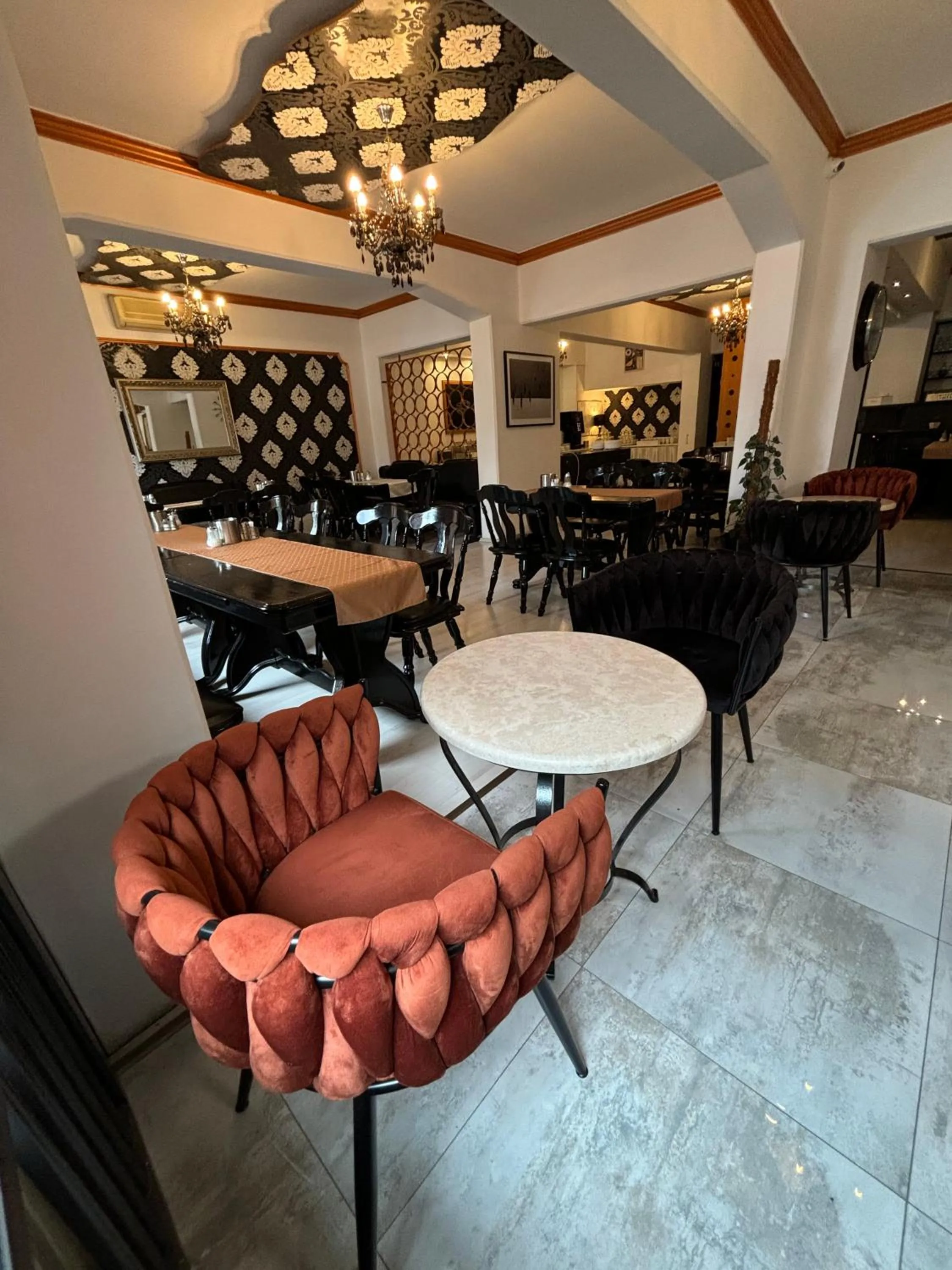 Restaurant/places to eat in Hotel Gloria Budapest City Center