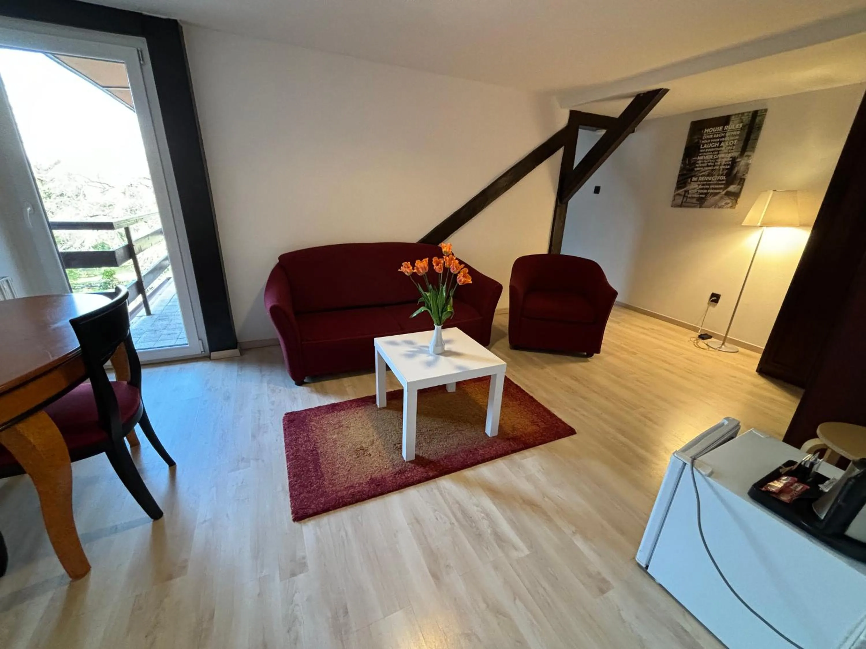 Living room in Hotel Gloria Budapest City Center