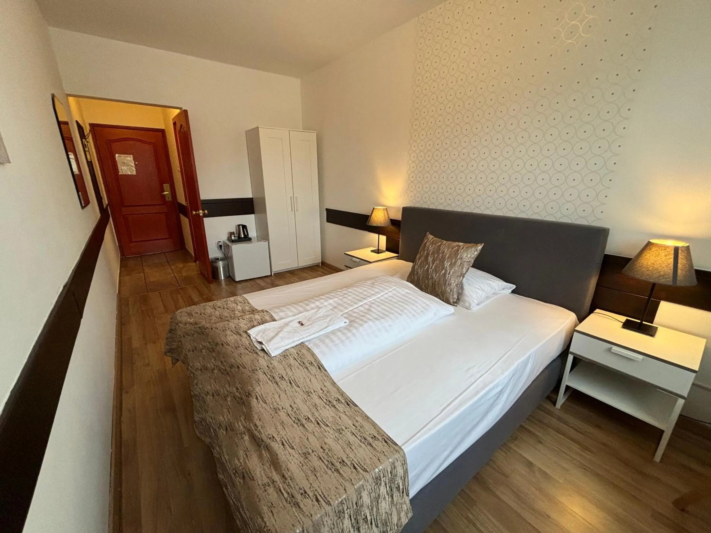 Bed in Hotel Gloria Budapest City Center