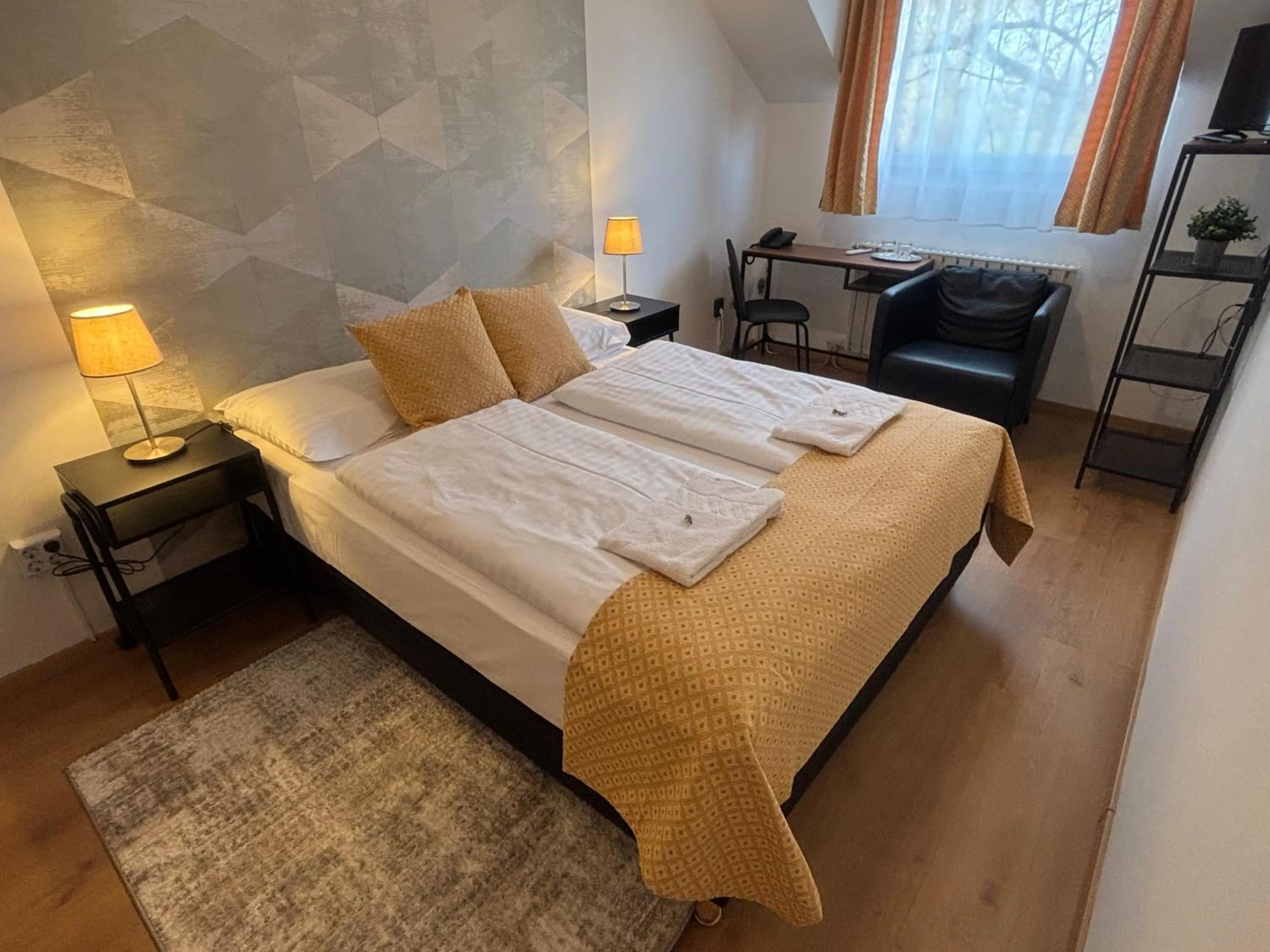 Bed in Hotel Gloria Budapest City Center