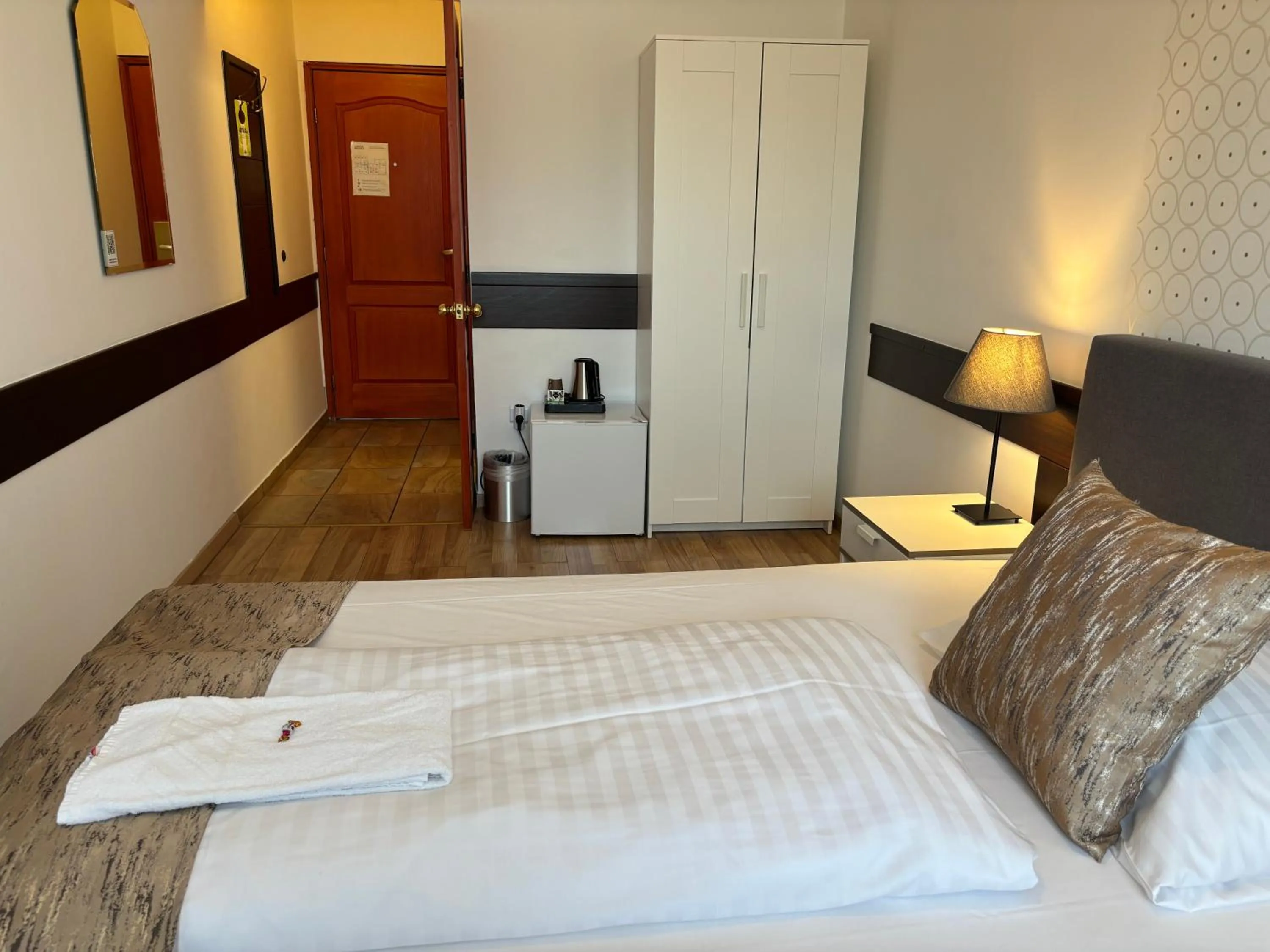 Bed in Hotel Gloria Budapest City Center