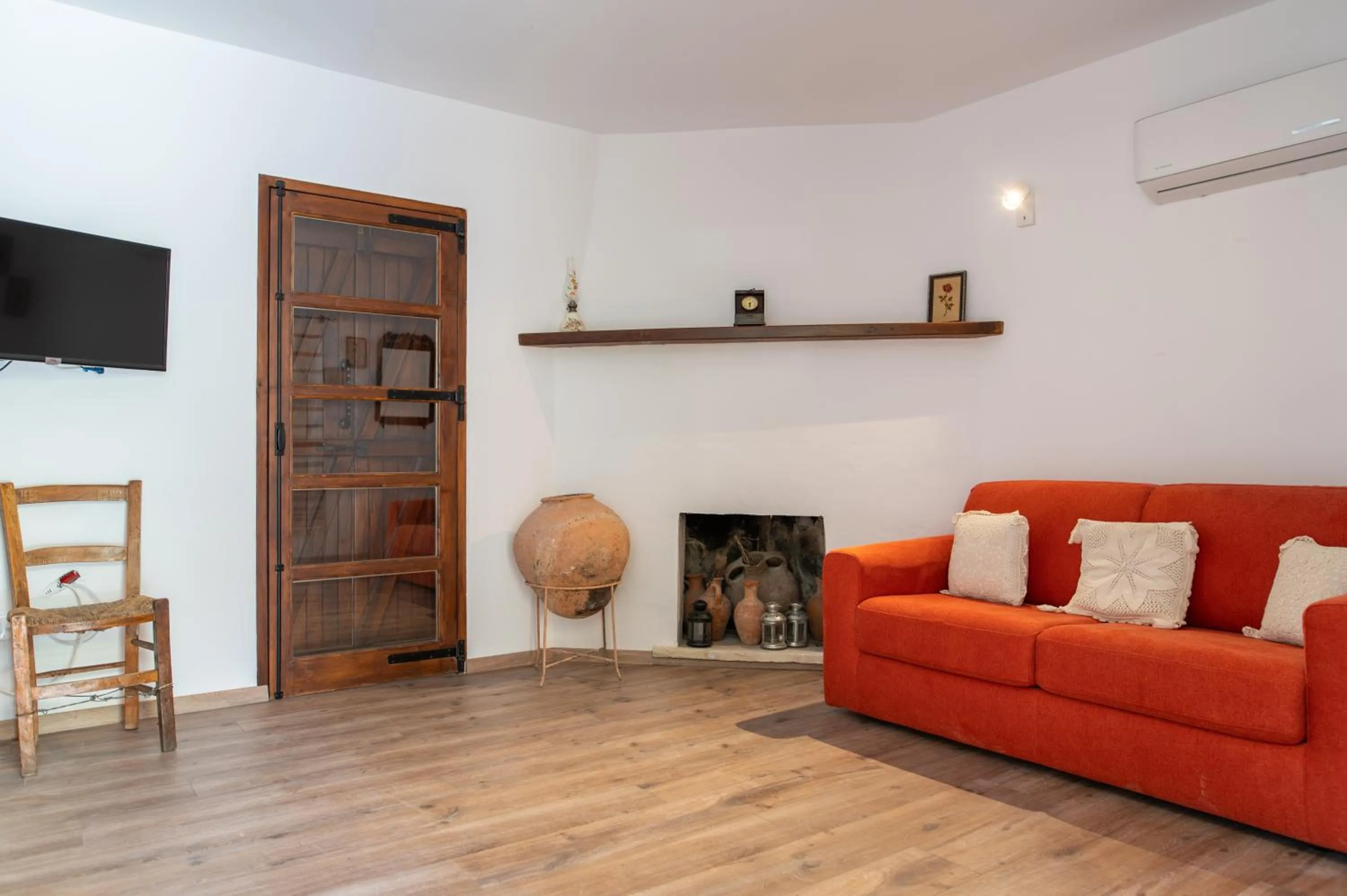 Seating area in Droshia Traditional Homes, COCO-MAT Full Experience