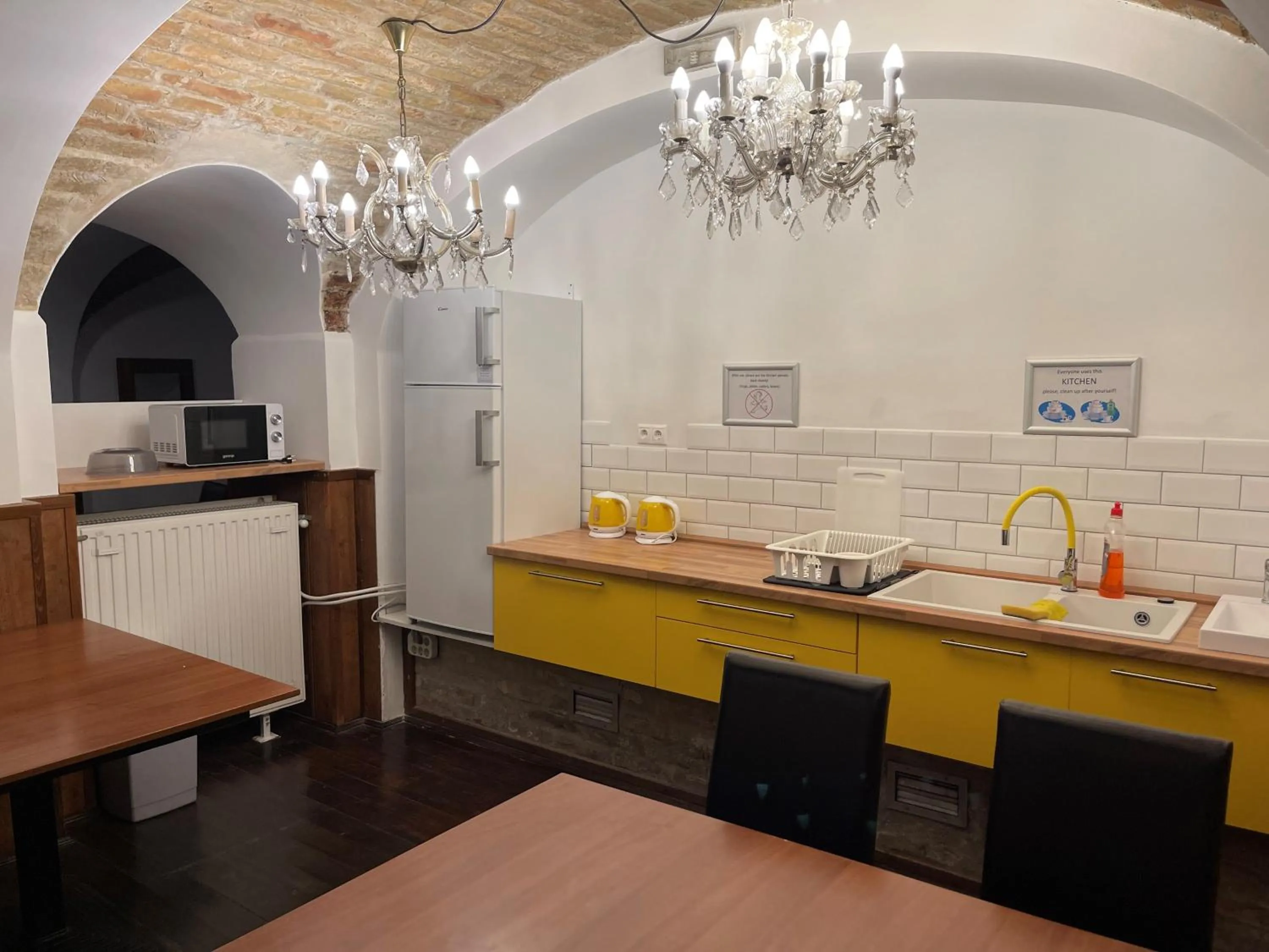 Kitchen or kitchenette in MP Hostel Budapest