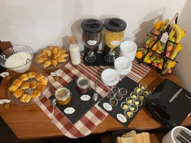 Breakfast in MP Hostel Budapest Breakfast in MP Hostel Budapest