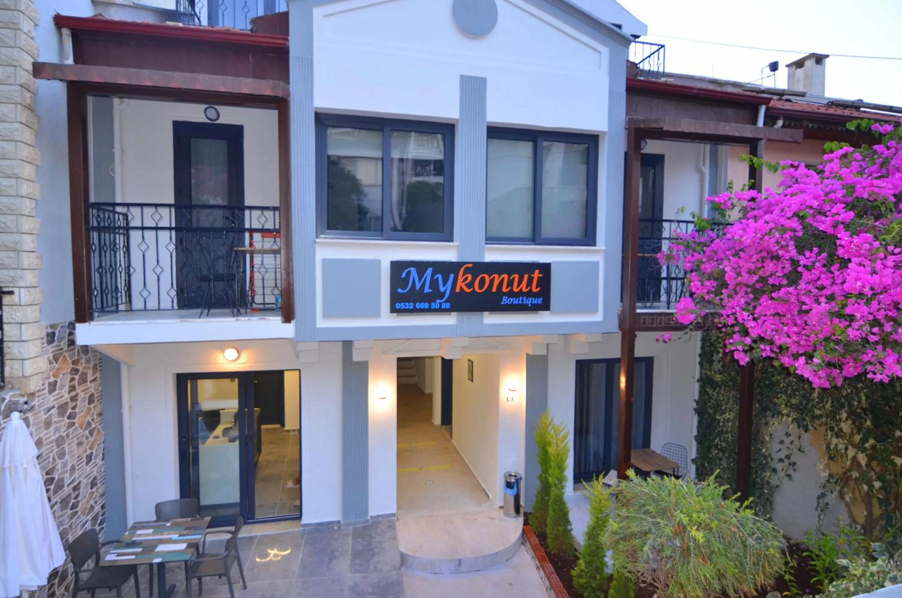 Property building in Mykonut Boutique Suites