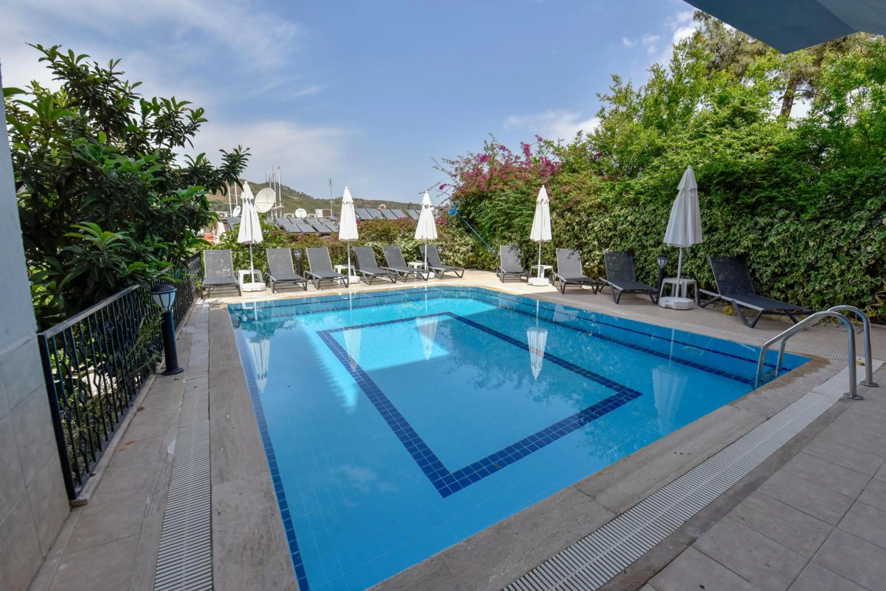 Swimming pool in Mykonut Boutique Suites