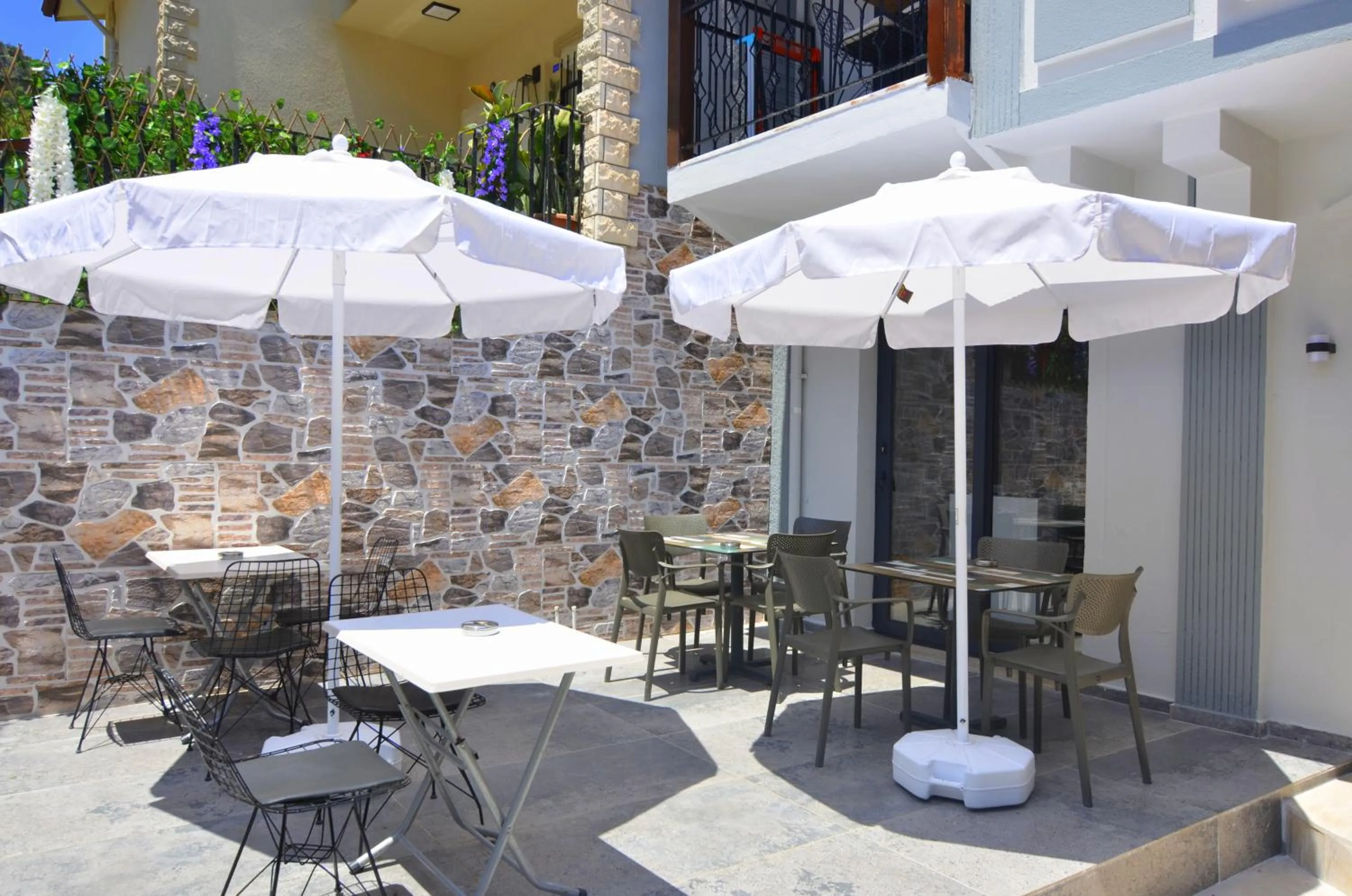 Property building in Mykonut Boutique Suites