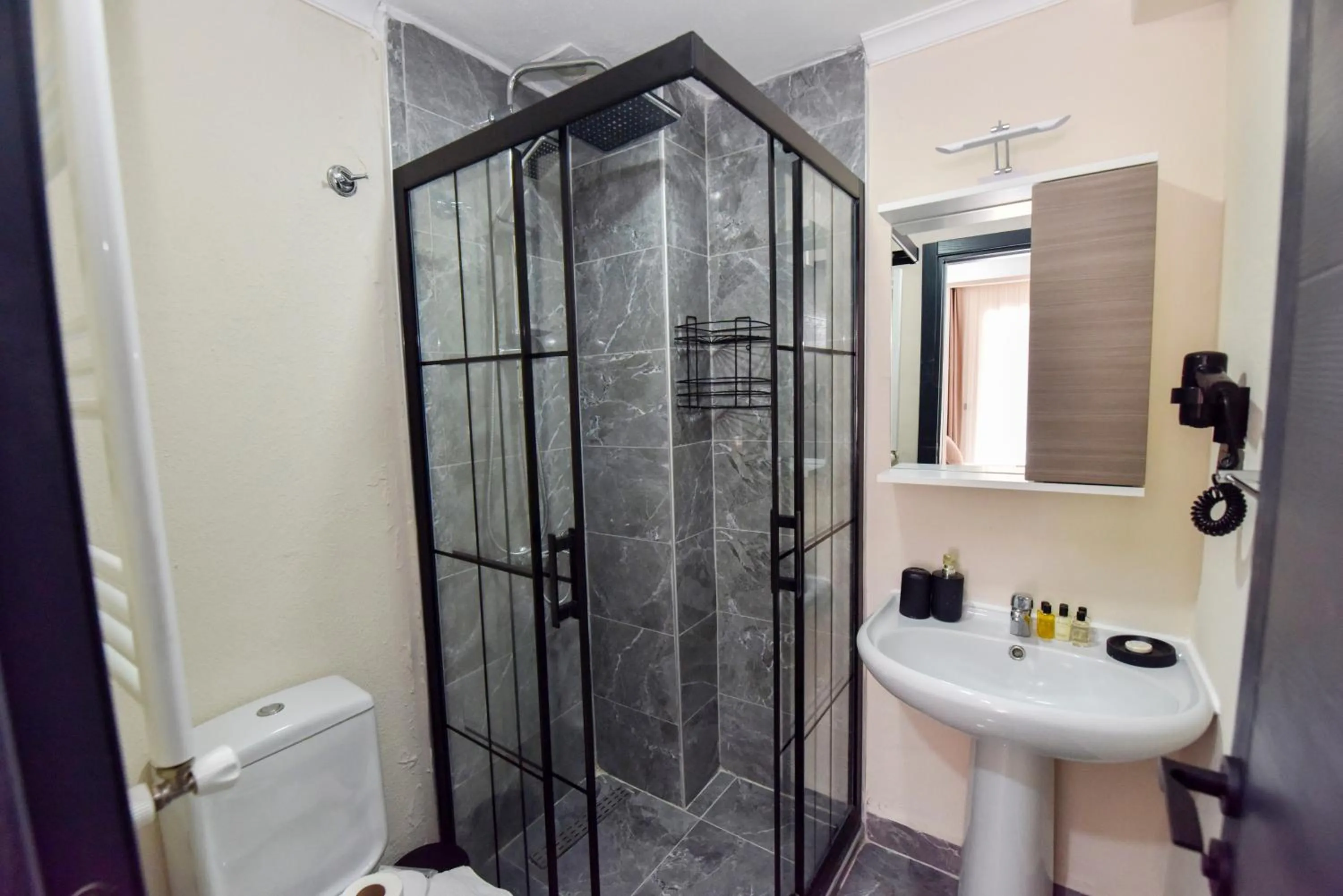 Shower in Mykonut Boutique Suites