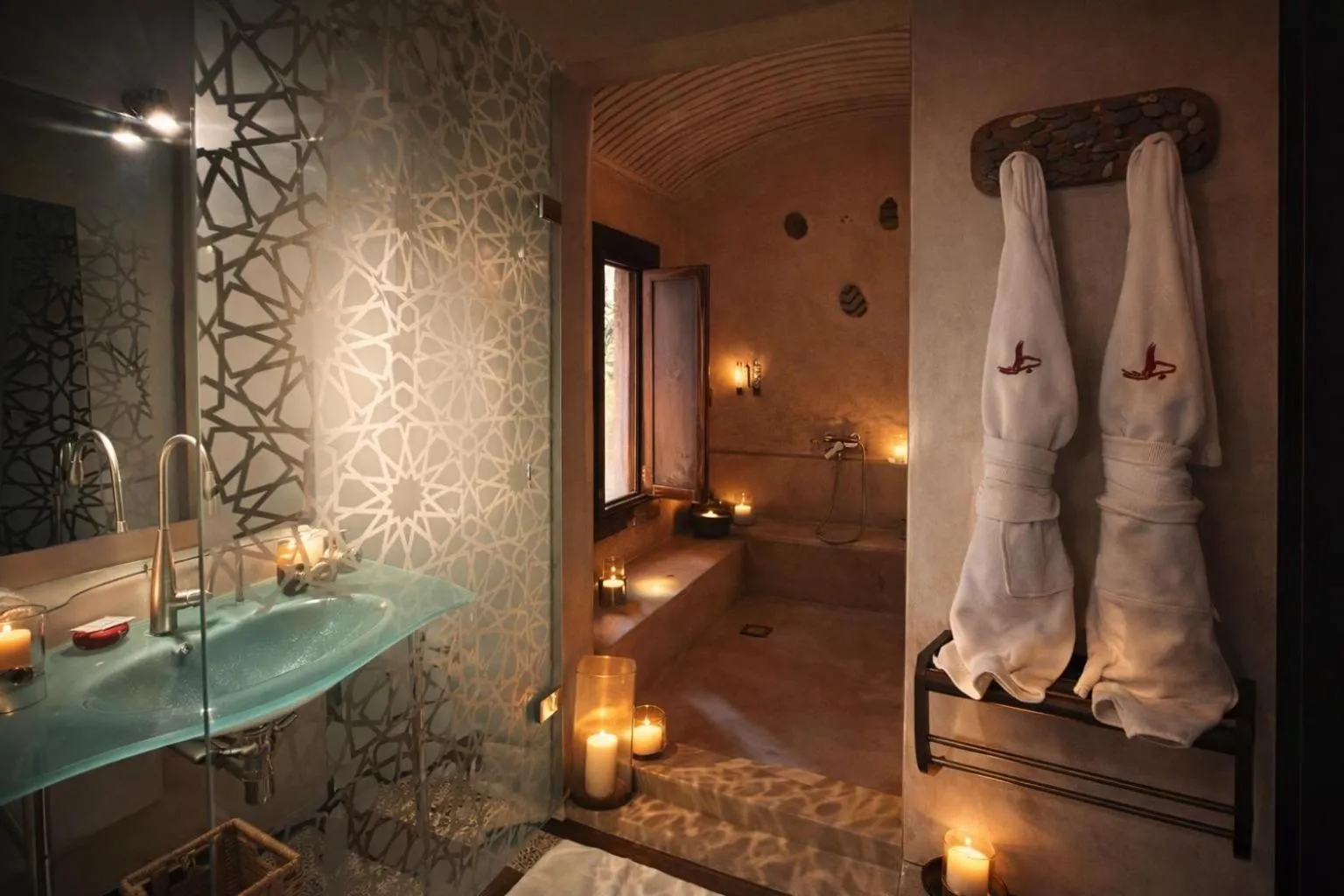 Bed in Jnan Lotf Marrakech - Le Jardin de la Bienveillance