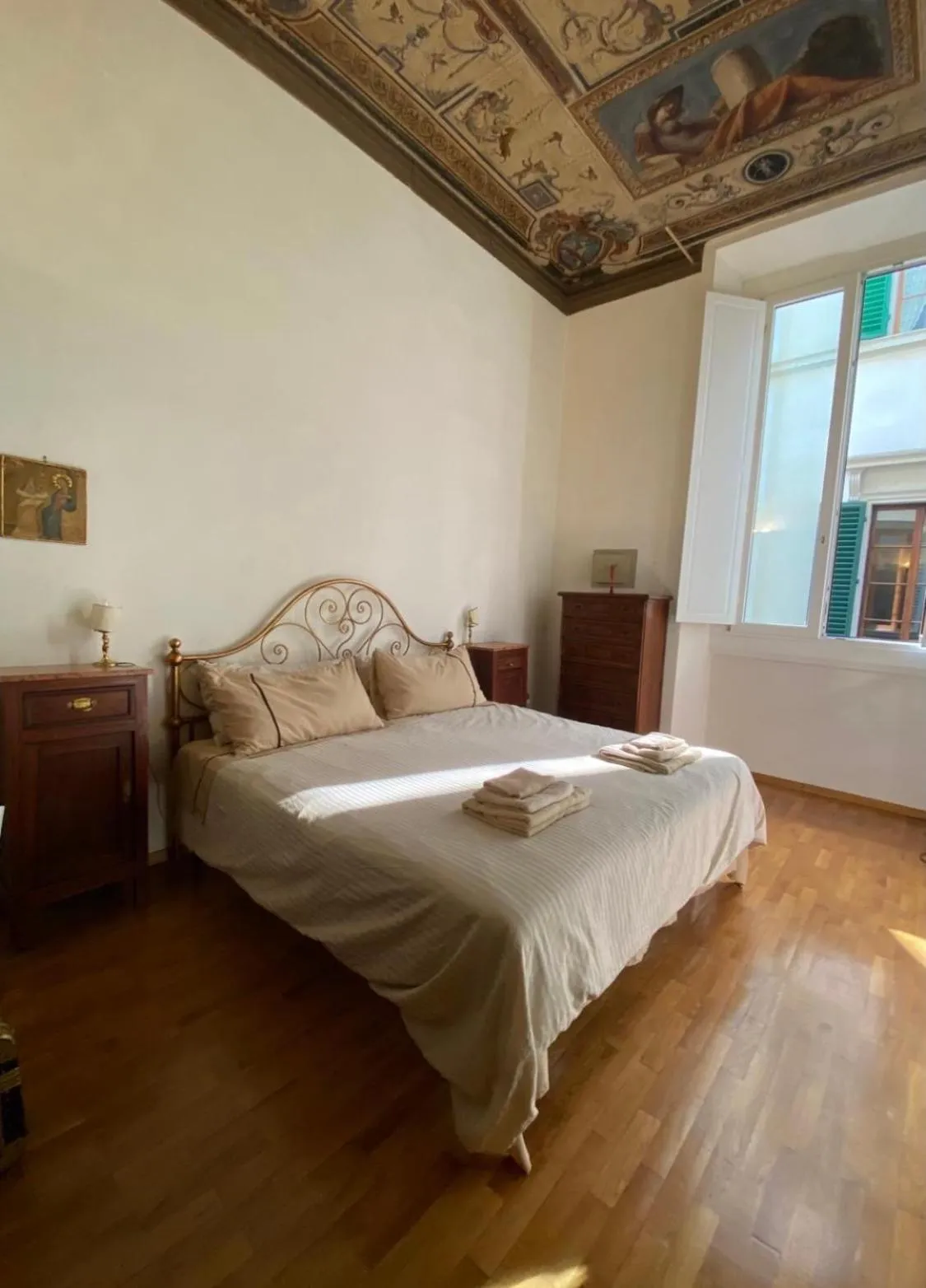 Bedroom in In The Heart Of Florence