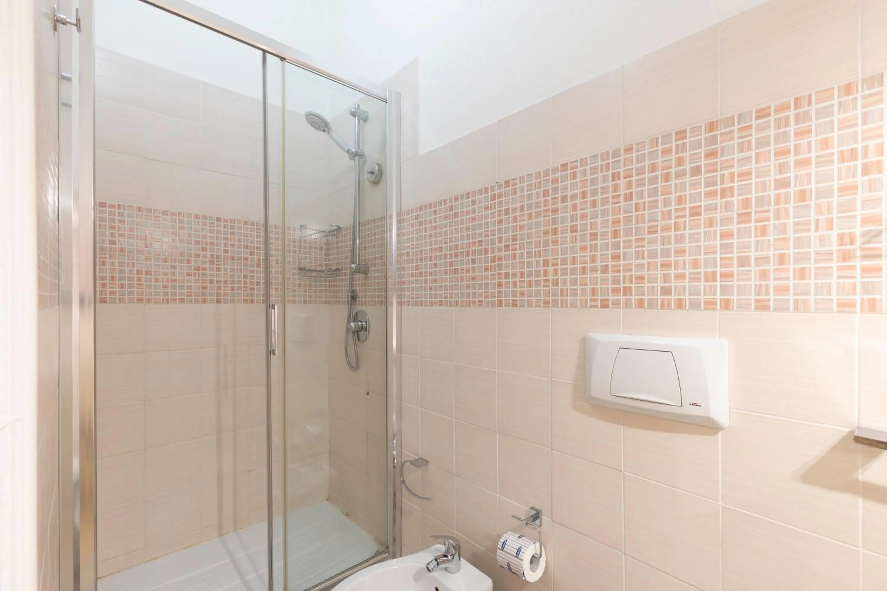 Shower in Approdo Rooms - Eja Sardinia