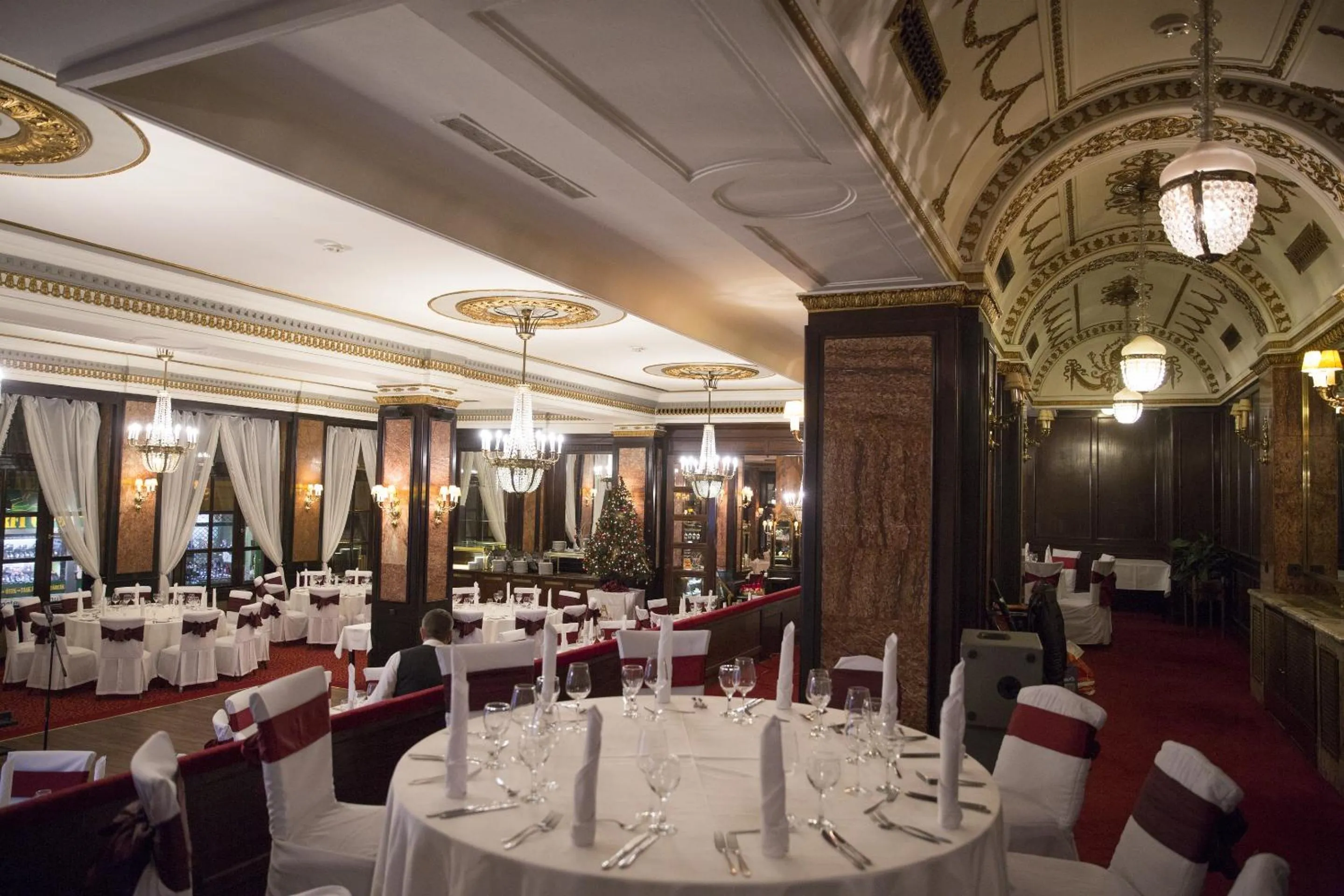 Restaurant/places to eat in Danubius Hotel Astoria City Center