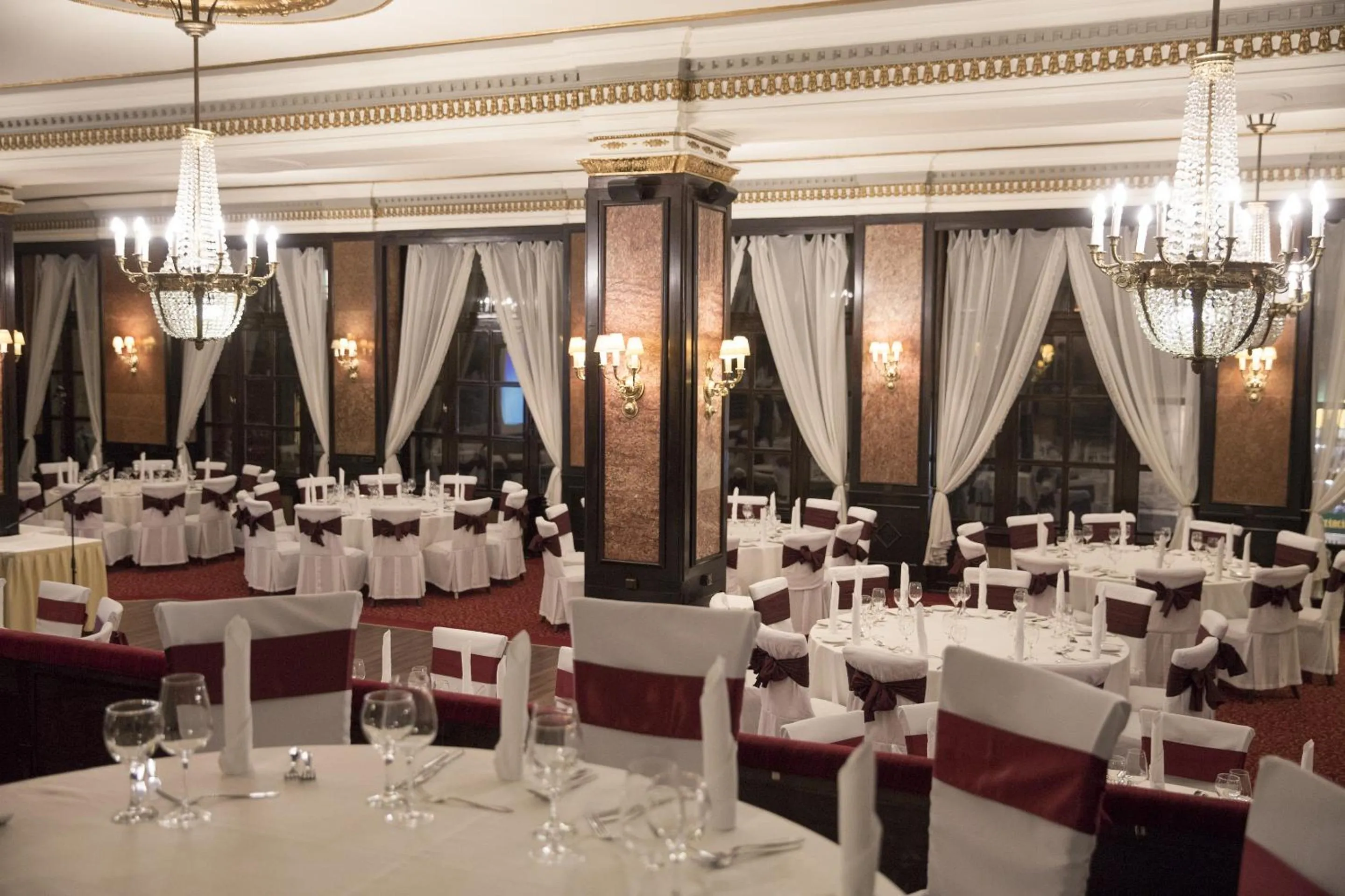Restaurant/places to eat in Danubius Hotel Astoria City Center