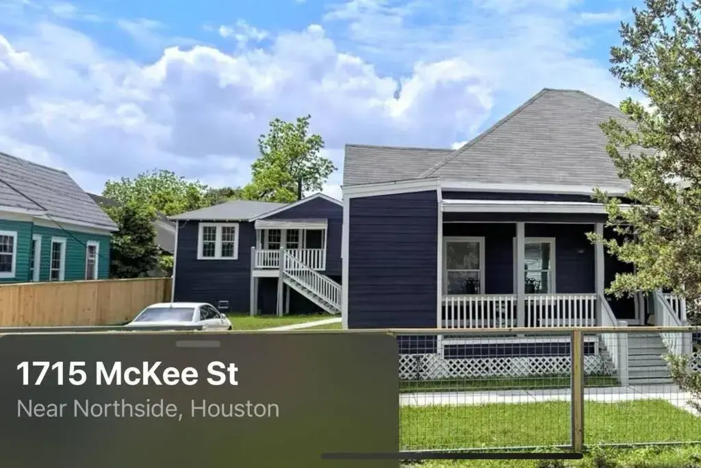 Updated Home, King bed suite Gated Free Parking Updated Home, King bed suite Gated Free Parking