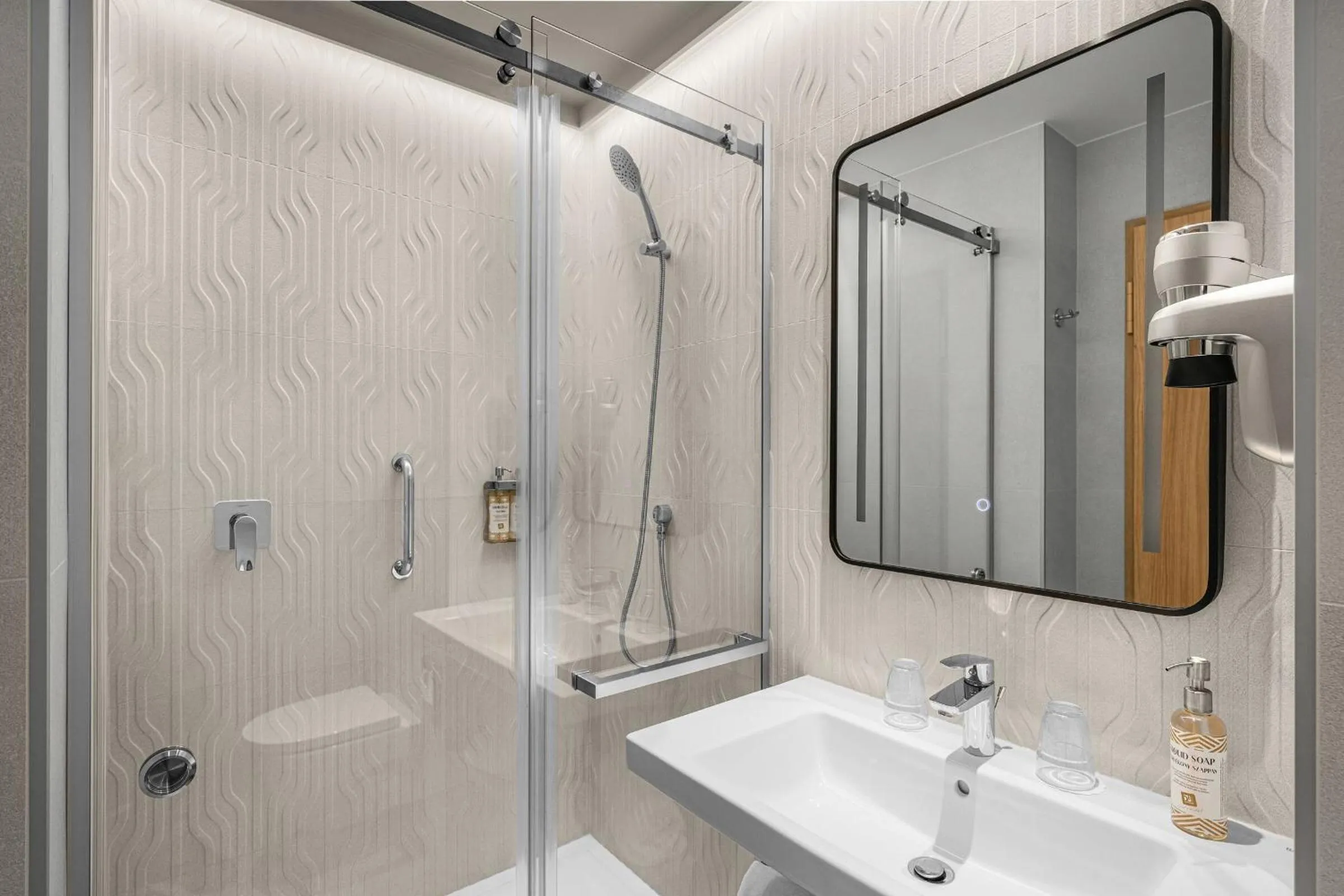 Bathroom in Danubius Hotel Erzsébet City Center