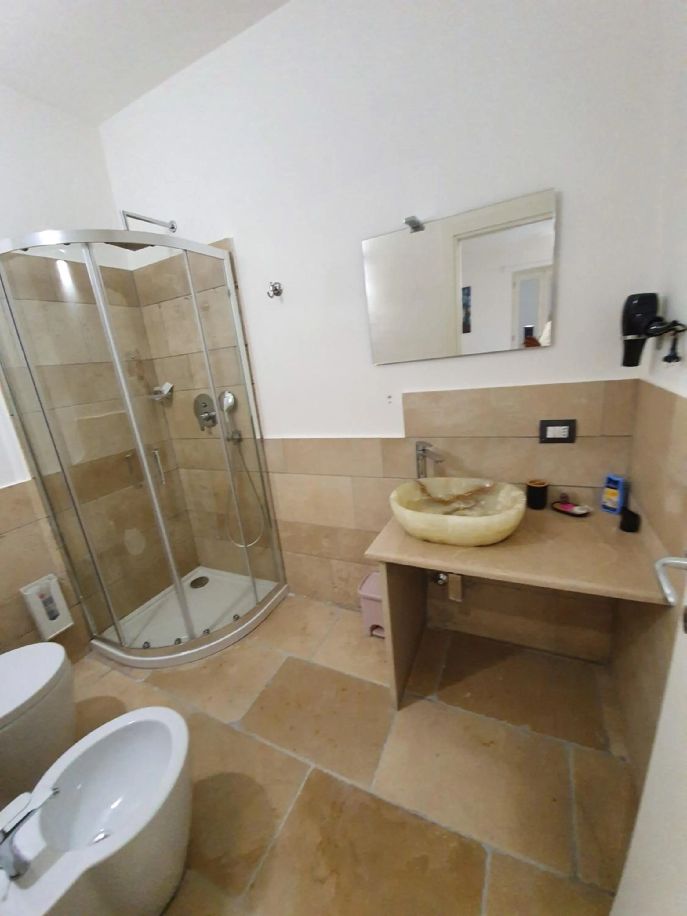 Shower in Il Daviduccio ibla